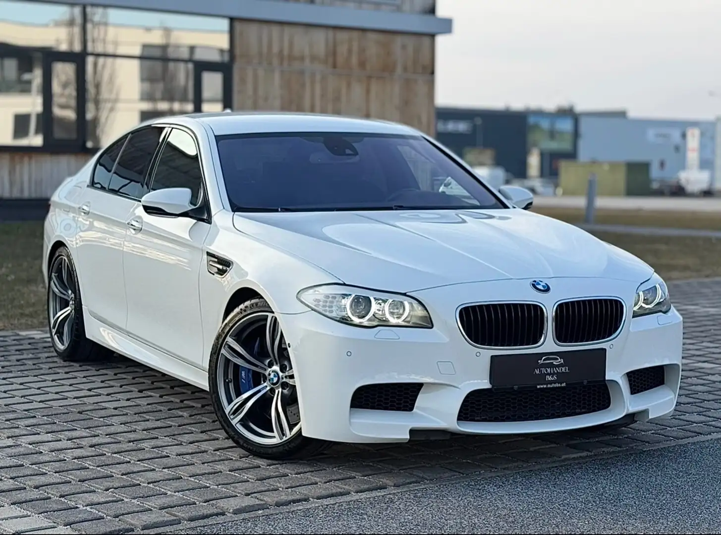 BMW M5 M5 F10 DKG *1.BESITZ, 90.000KM, WIE NEU* Weiß - 1