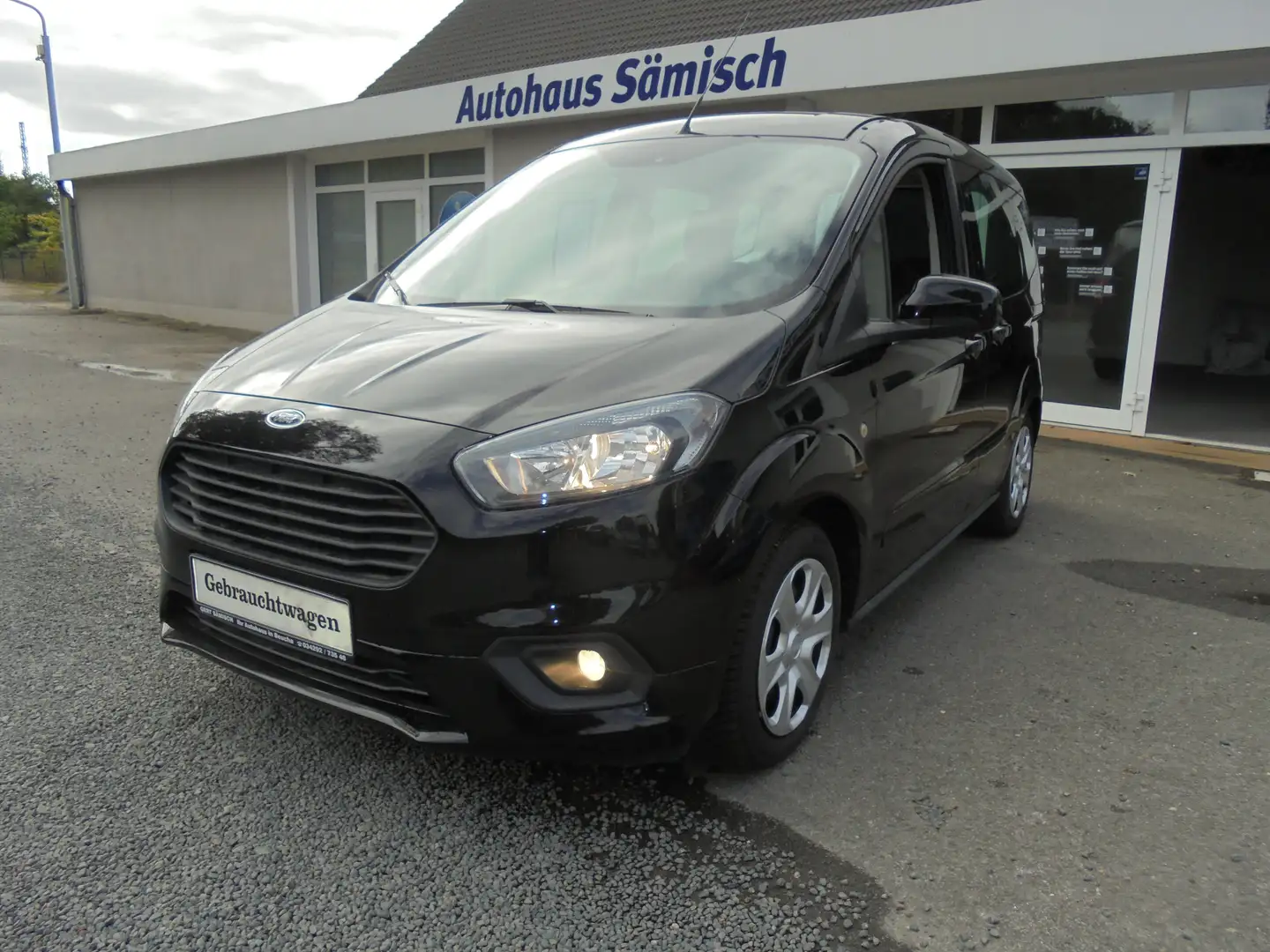 Ford Tourneo Courier Trend, 5 Sitze, Winter-Paket, 2x Schiebetüren, Schwarz - 1