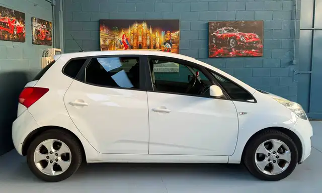 Kia Venga view 4