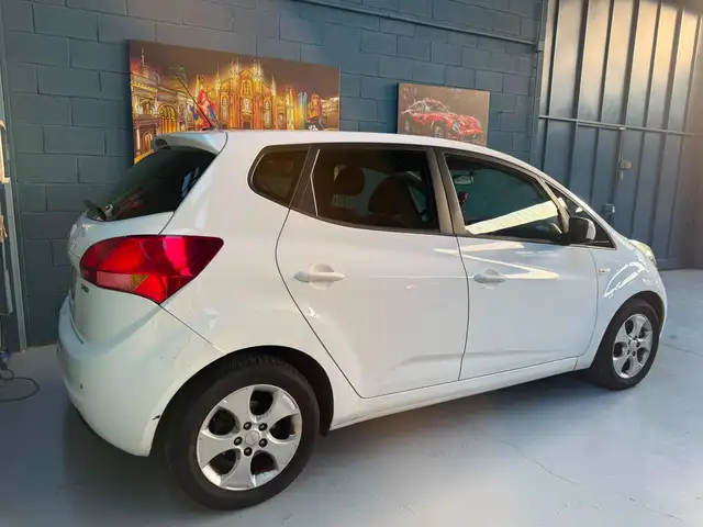Kia Venga view 5