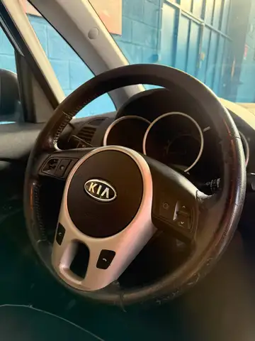 Kia Venga view 8