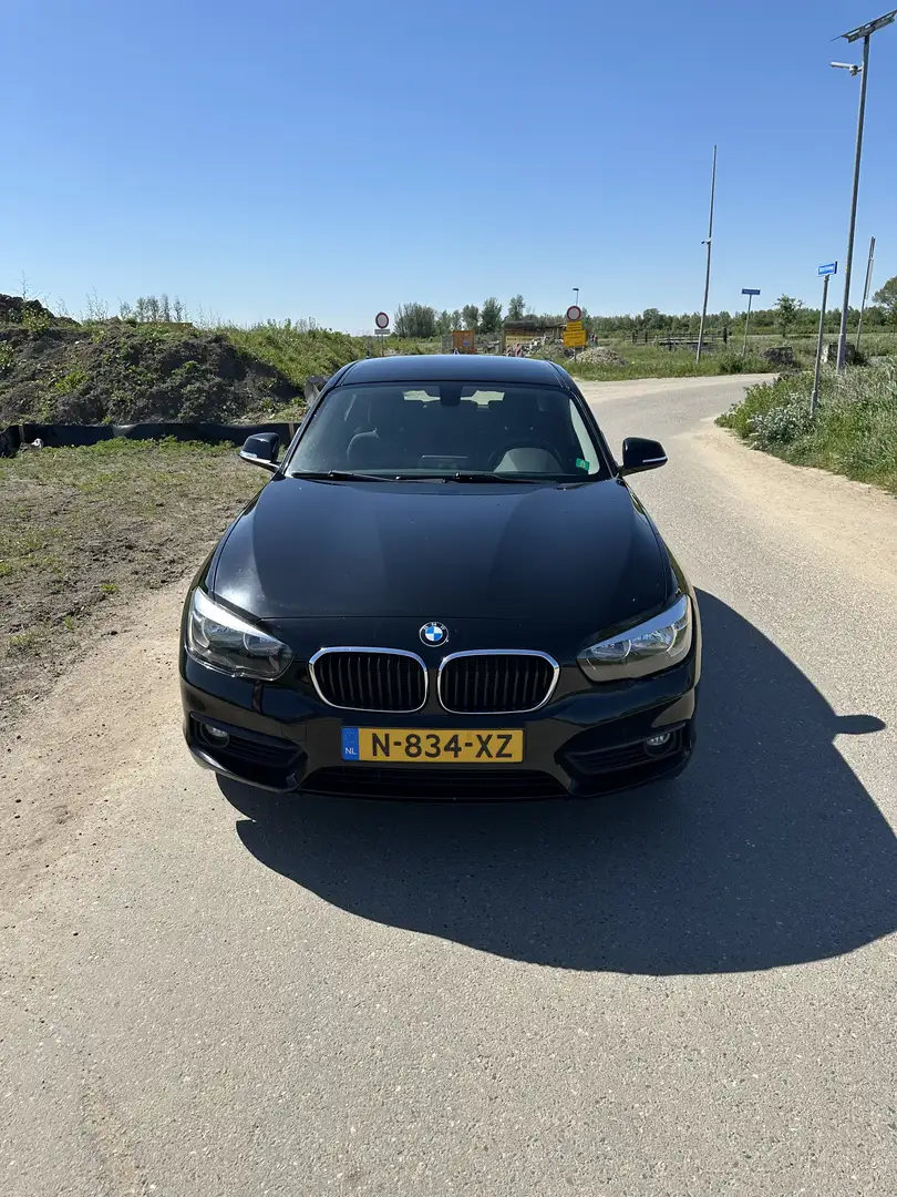 BMW 116 sport | M- stuur | cruise | airco | parkeersensor Zwart - 1