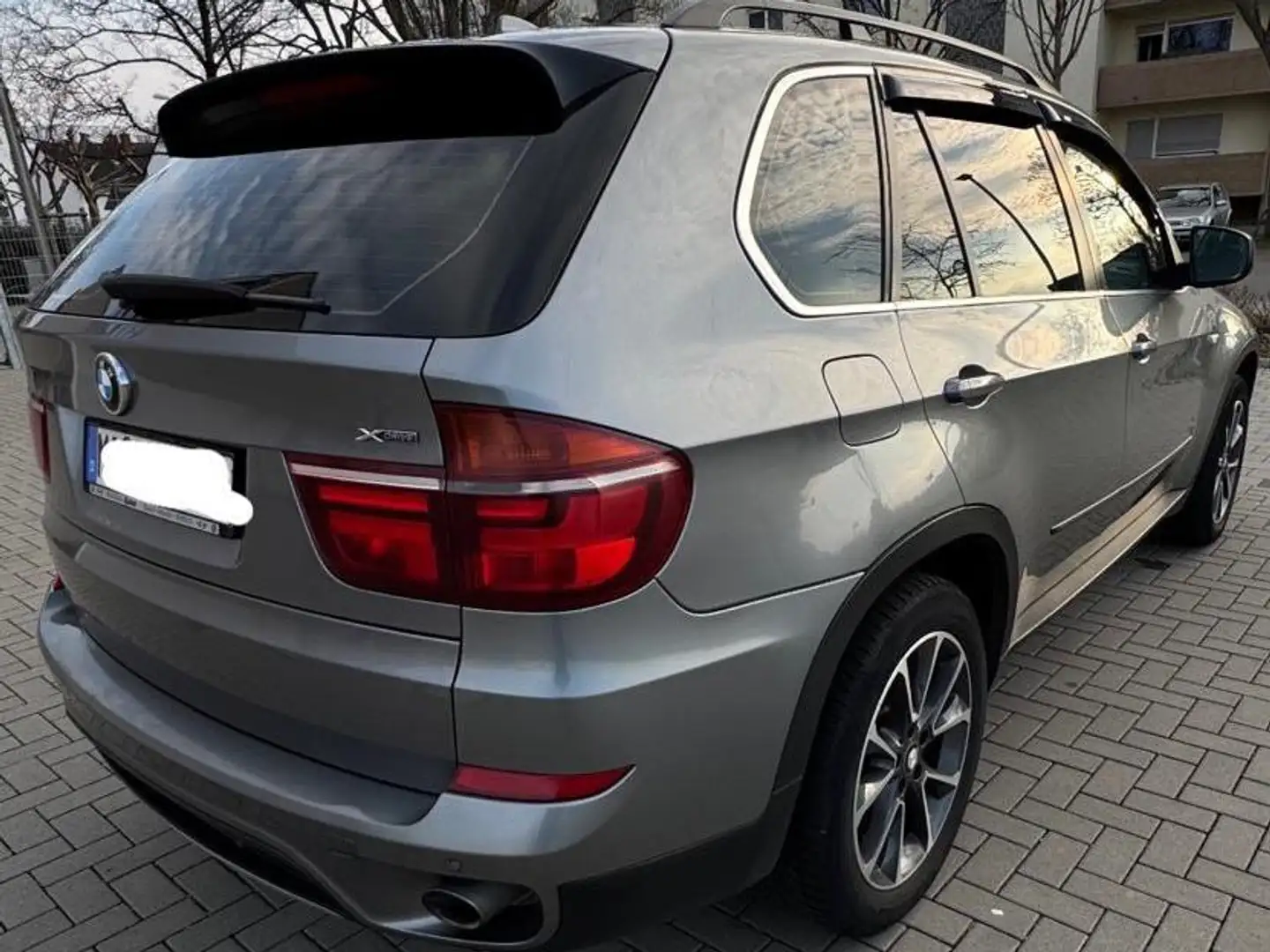 BMW X5 xDrive30d siva - 1