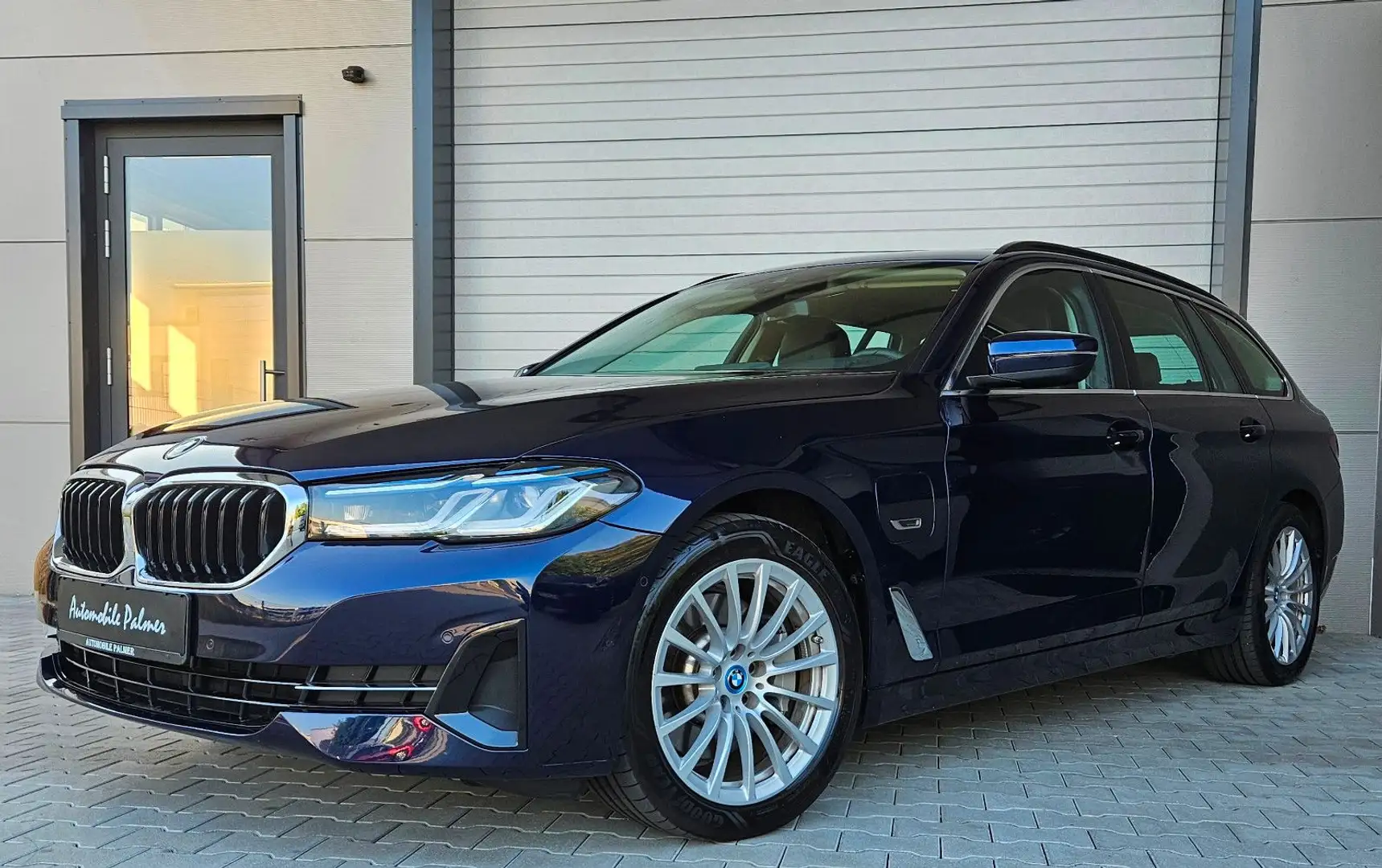 BMW 530 e xDrive Touring Exclusivleder 1Hand Blau - 1