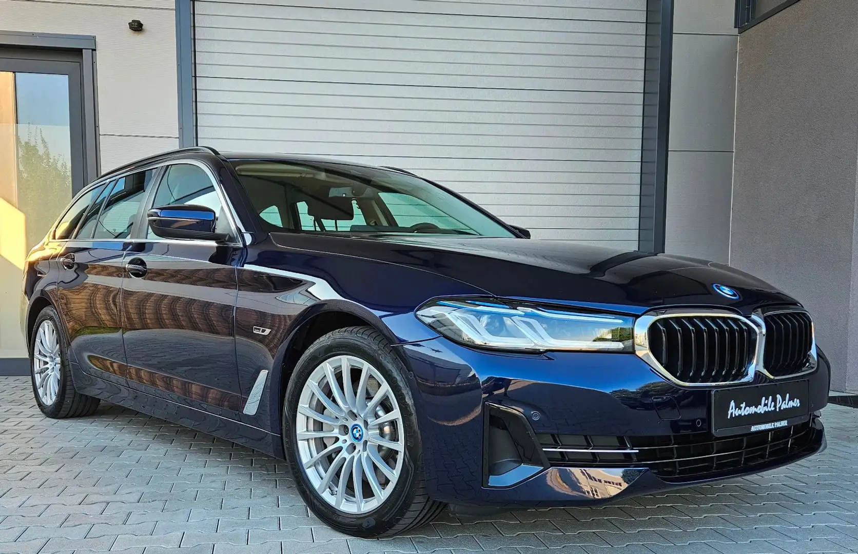 BMW 530 e xDrive Touring Exclusivleder 1Hand Blau - 2