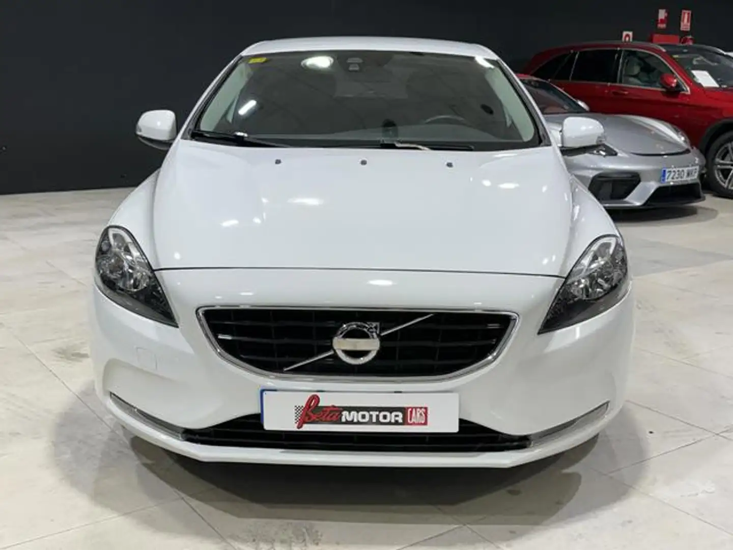 Volvo V40 D2 Kinetic 115 Blanco - 2