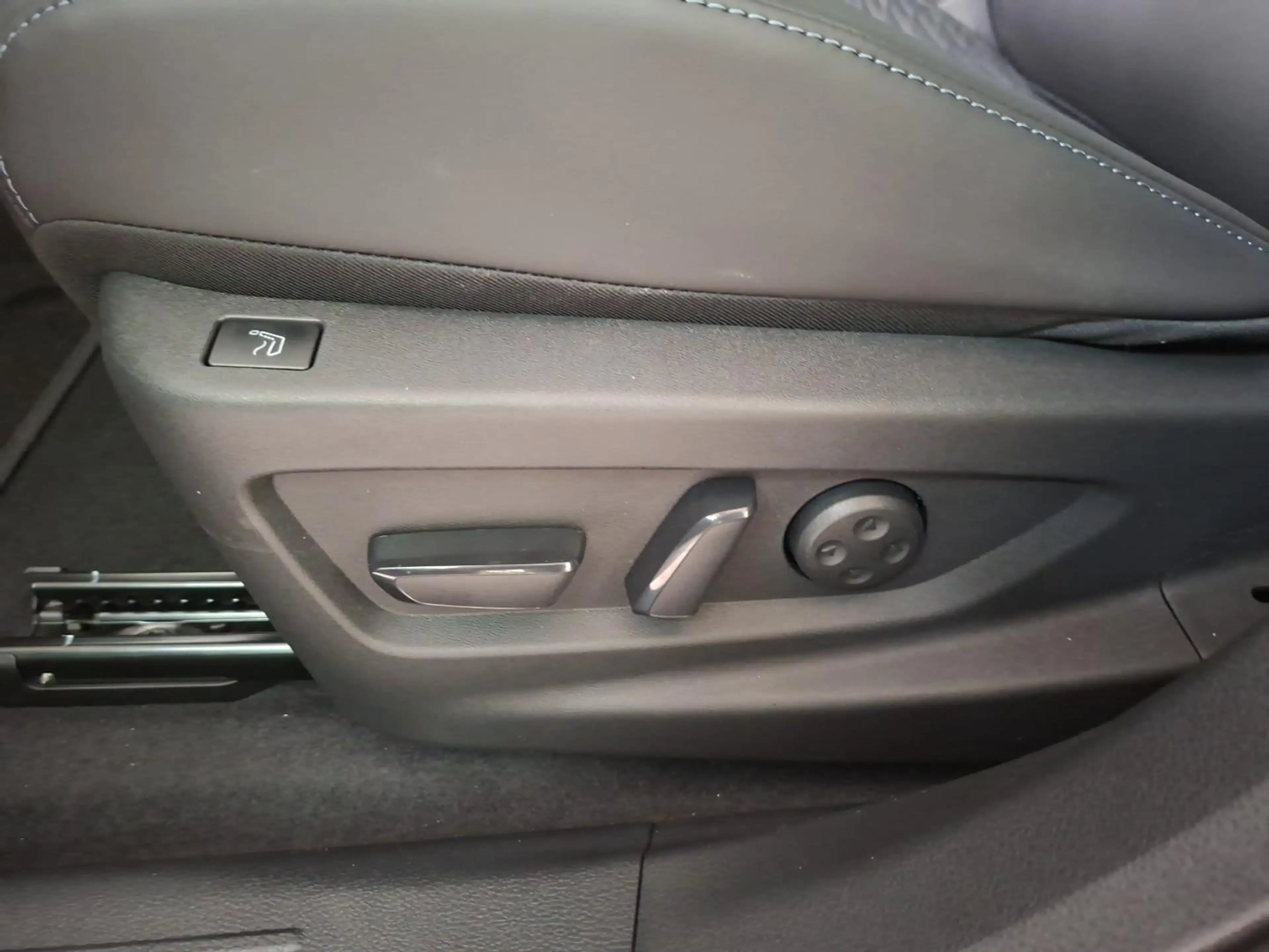 Nissan Leaf 75 kWh Evolve — photo 15