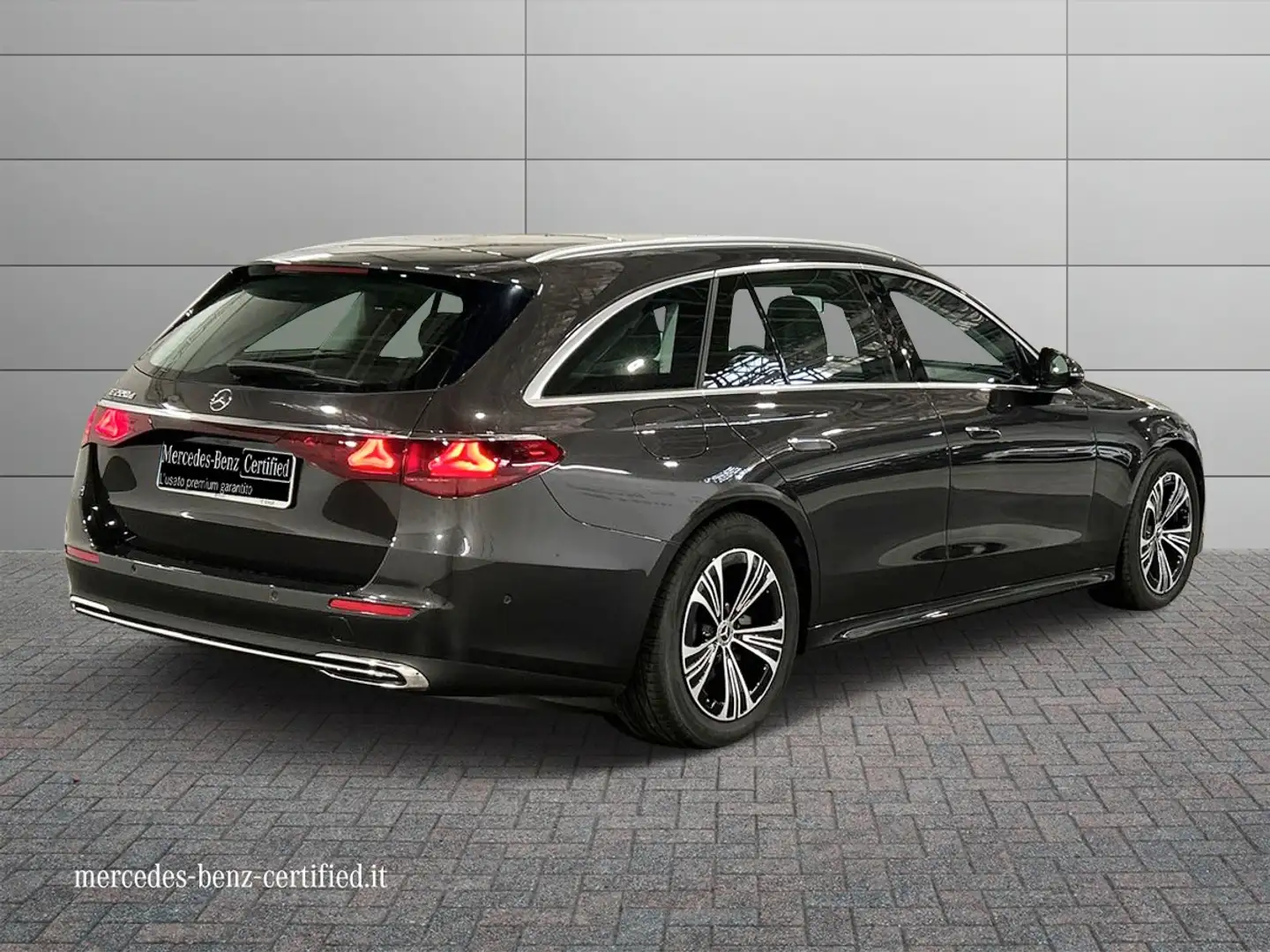 Mercedes-Benz E 220 220 d Advanced auto Grau - 2