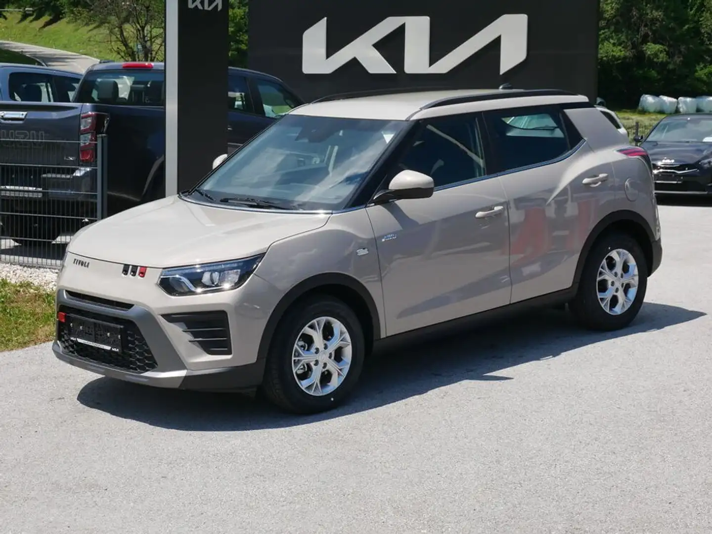 KGM Tivoli 1.5 GDI Style AWD Beige - 1