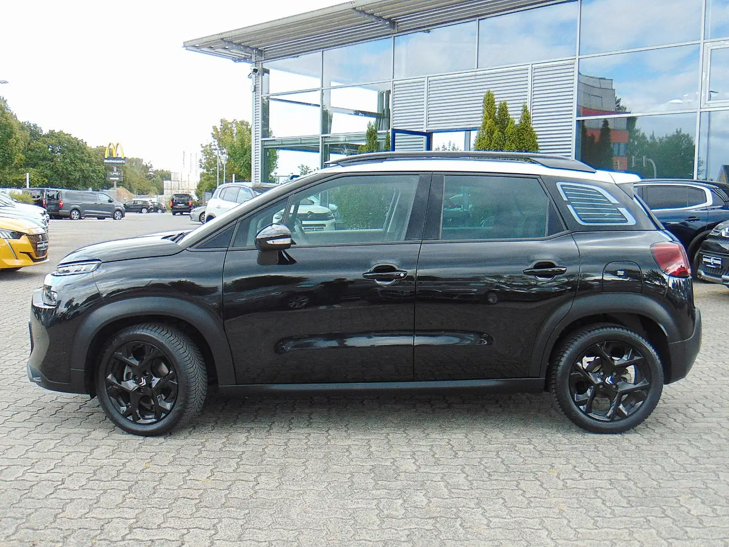 Citroen C3 Aircross 1.2 PureTech Shine Pack Schwarz - 2