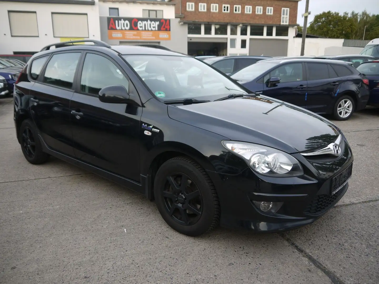 Hyundai i30 CW blue 1.6/Navi/Kamera/1. Hand Černá - 1