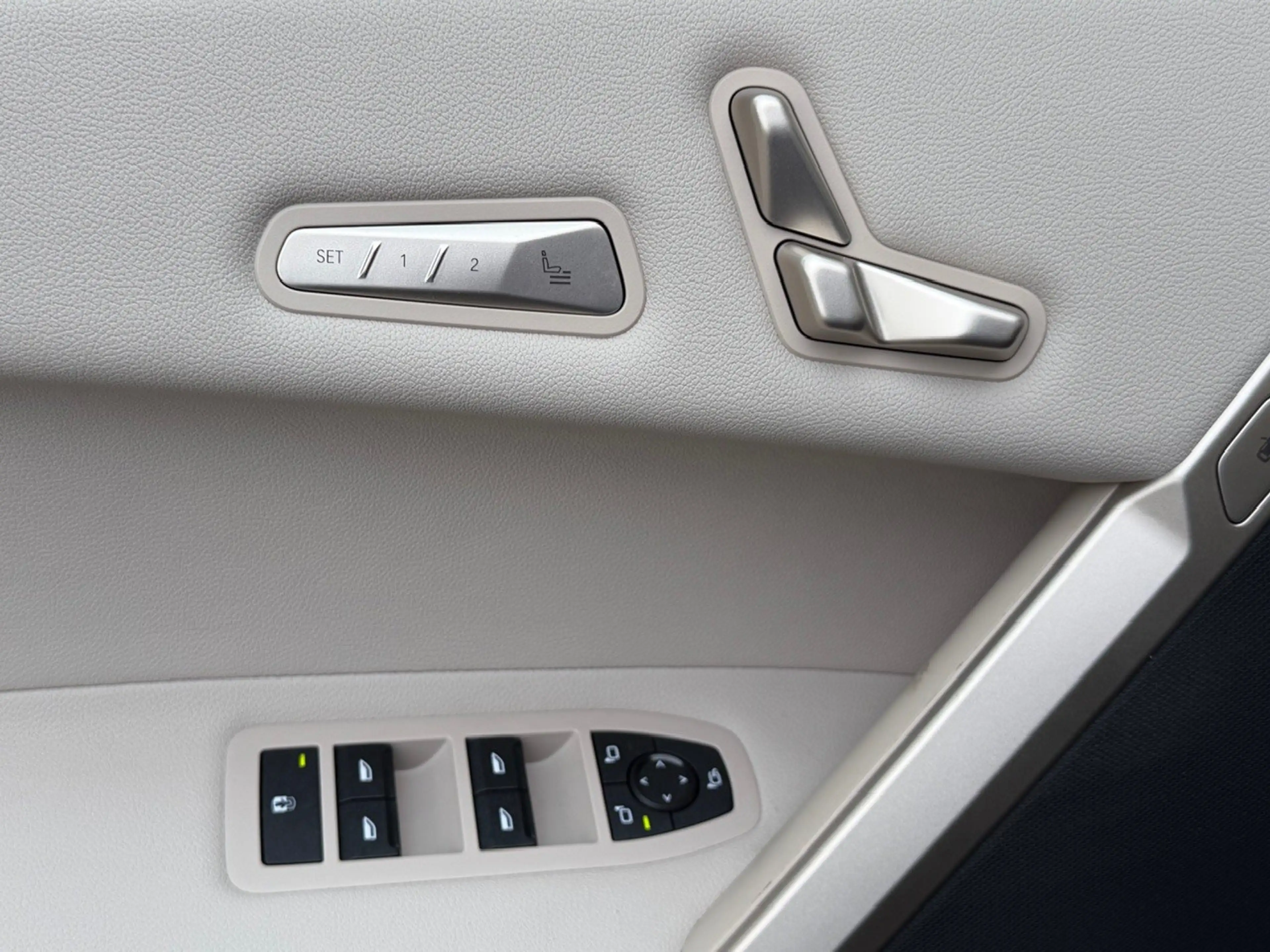 BMW iX xDrive 40 | MASSAGE | PANO | LASER | HUD — photo 16