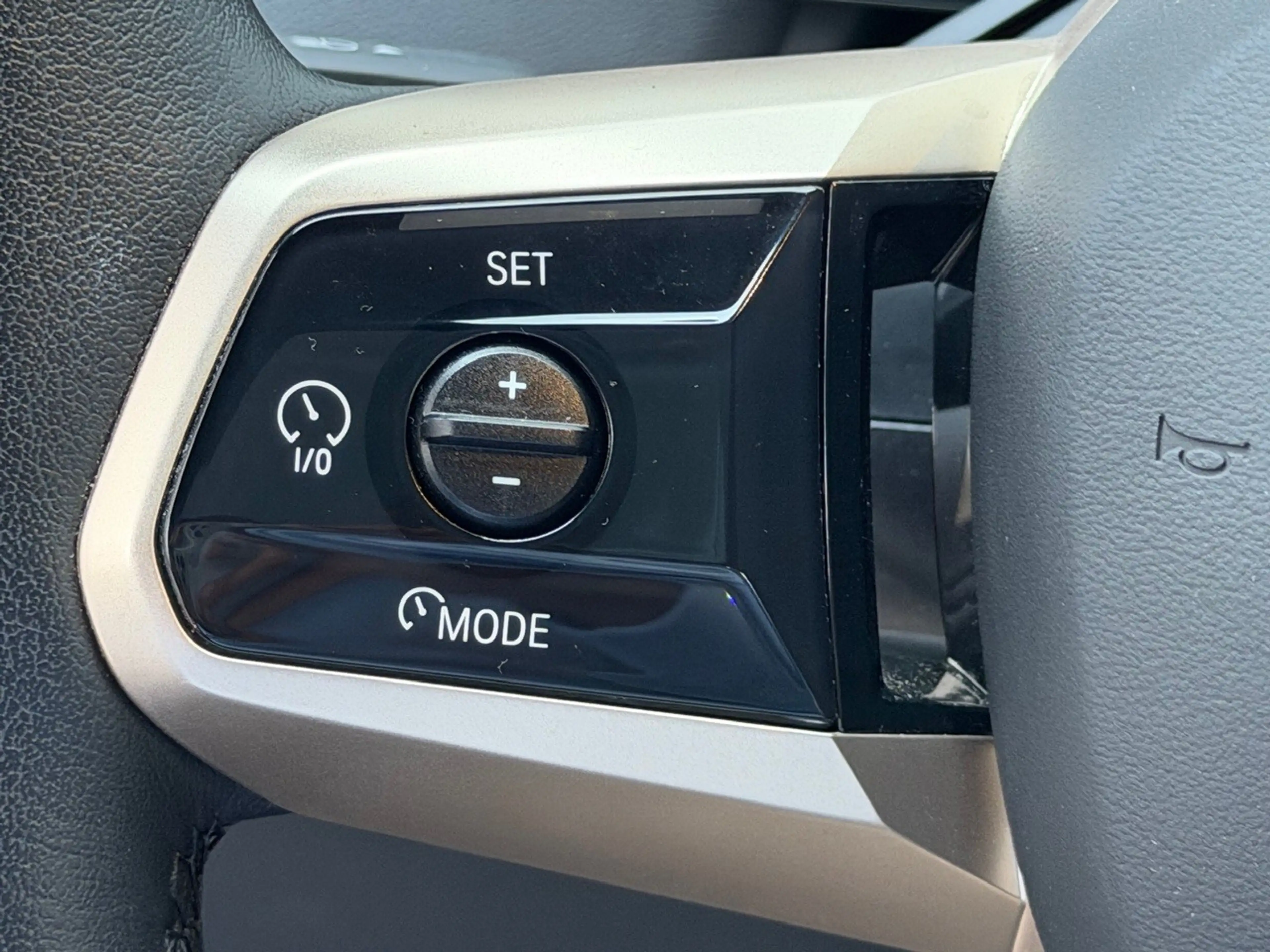 BMW iX xDrive 40 | MASSAGE | PANO | LASER | HUD — photo 10