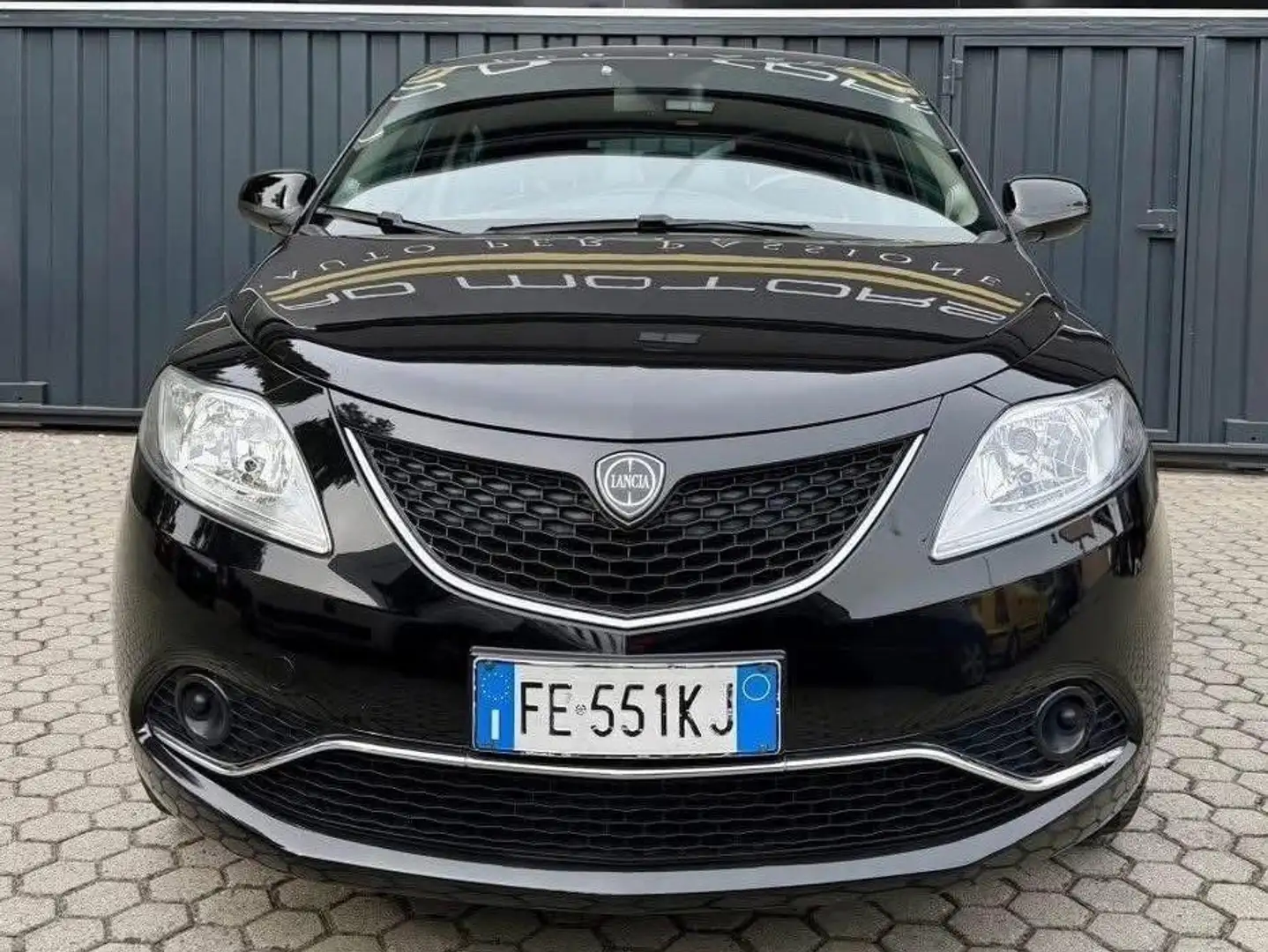 Lancia Ypsilon Ypsilon III 2015 1.2 Platinum 69cv Schwarz - 1