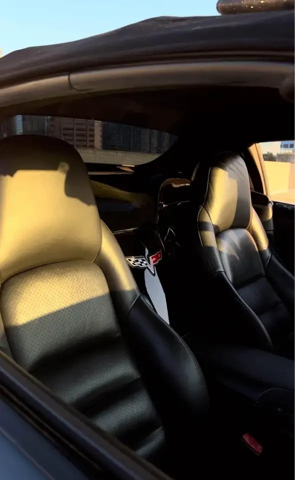 Chevrolet Corvette снимка Chevrolet Corvette