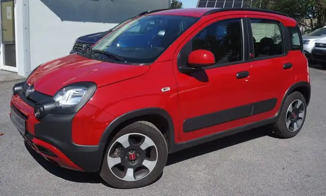 Fiat Panda RED Cross Hybrid 5-Sitzer 52KW Red