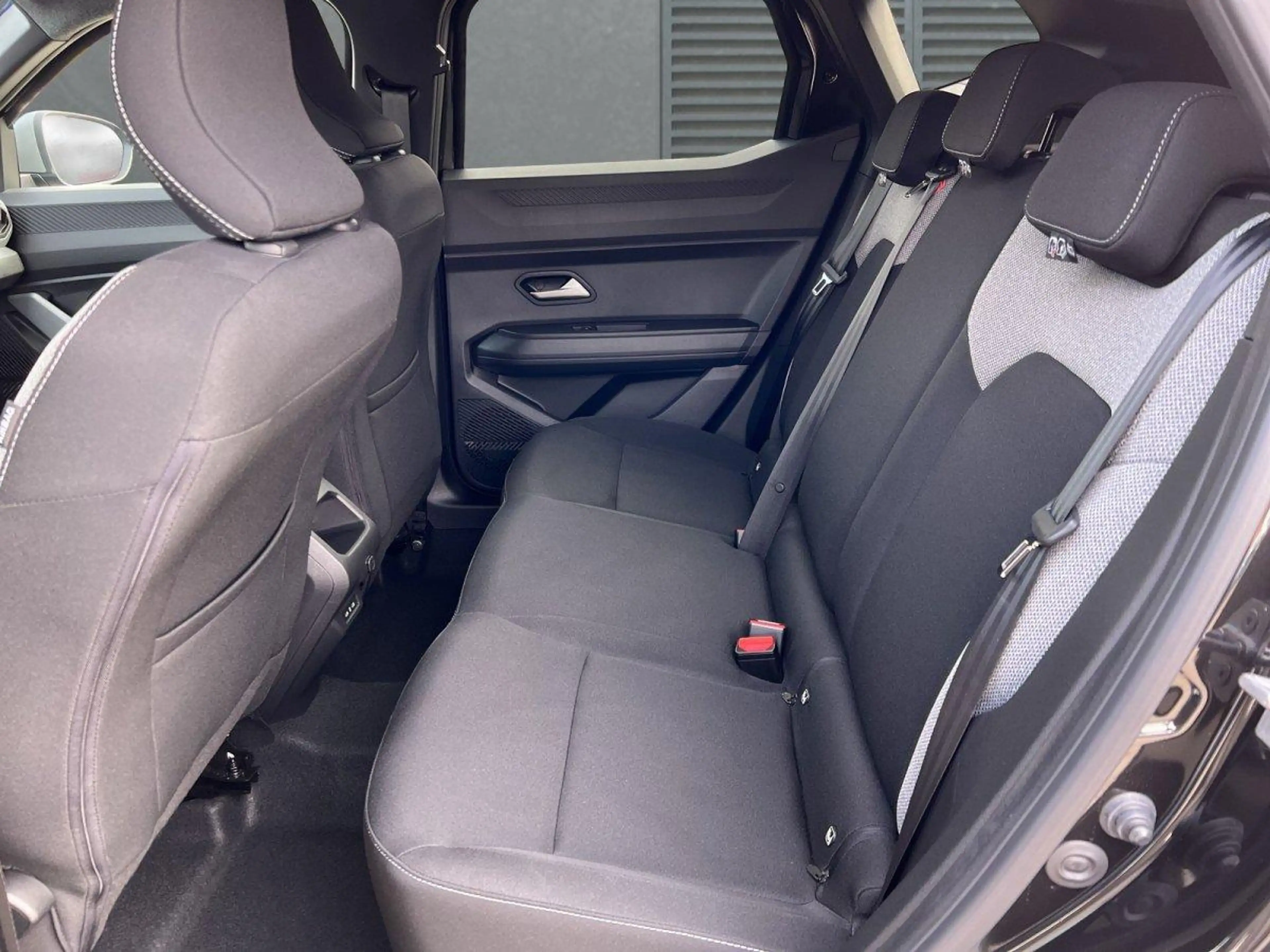 Dacia Duster Journey TCe 140 103 kW (140 PS), Schaltgetriebe... — photo 6