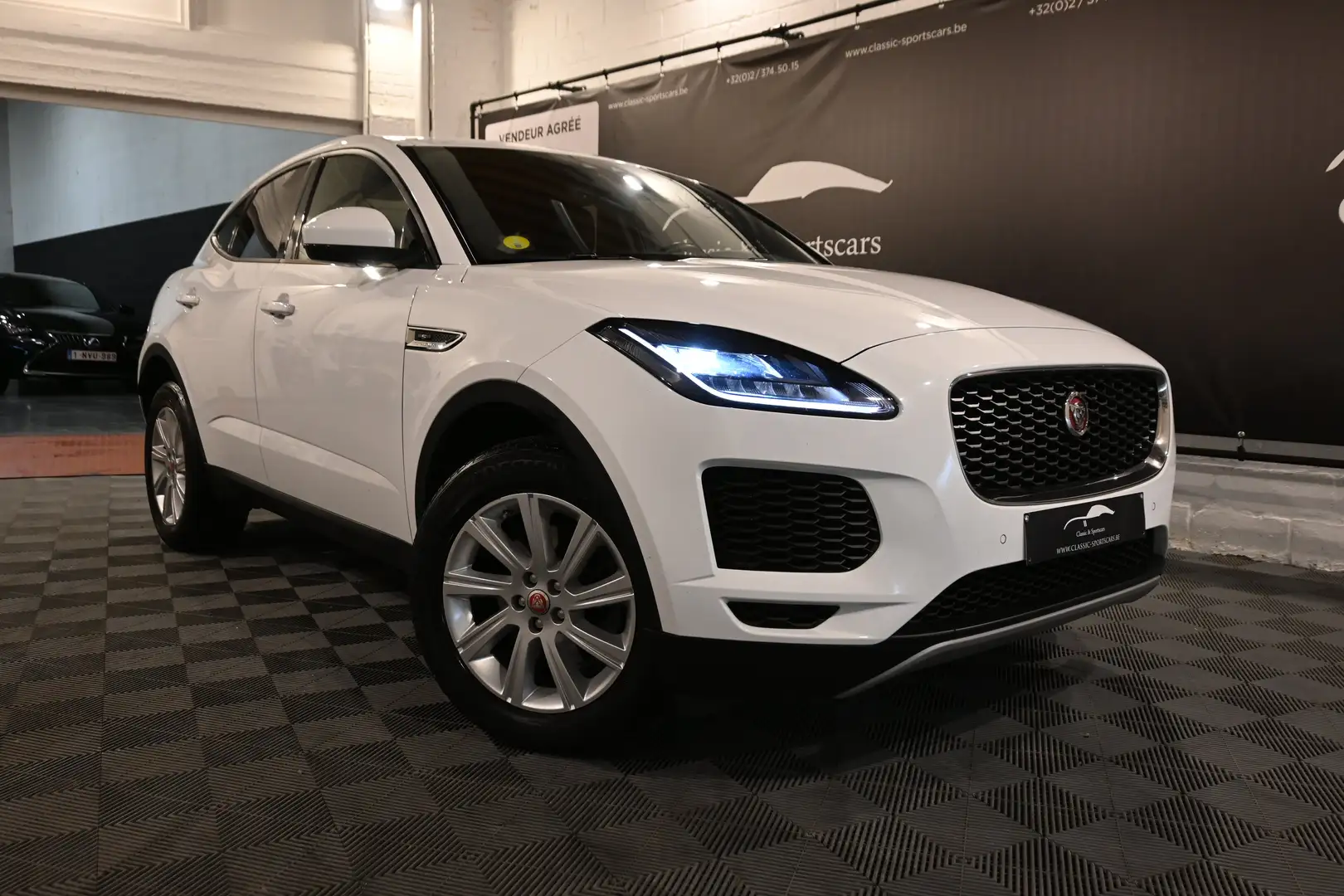 Jaguar E-Pace 2.0 D AWD / AUTO / CUIR / CAMERA / SERVICE JAG !! Blanc - 2