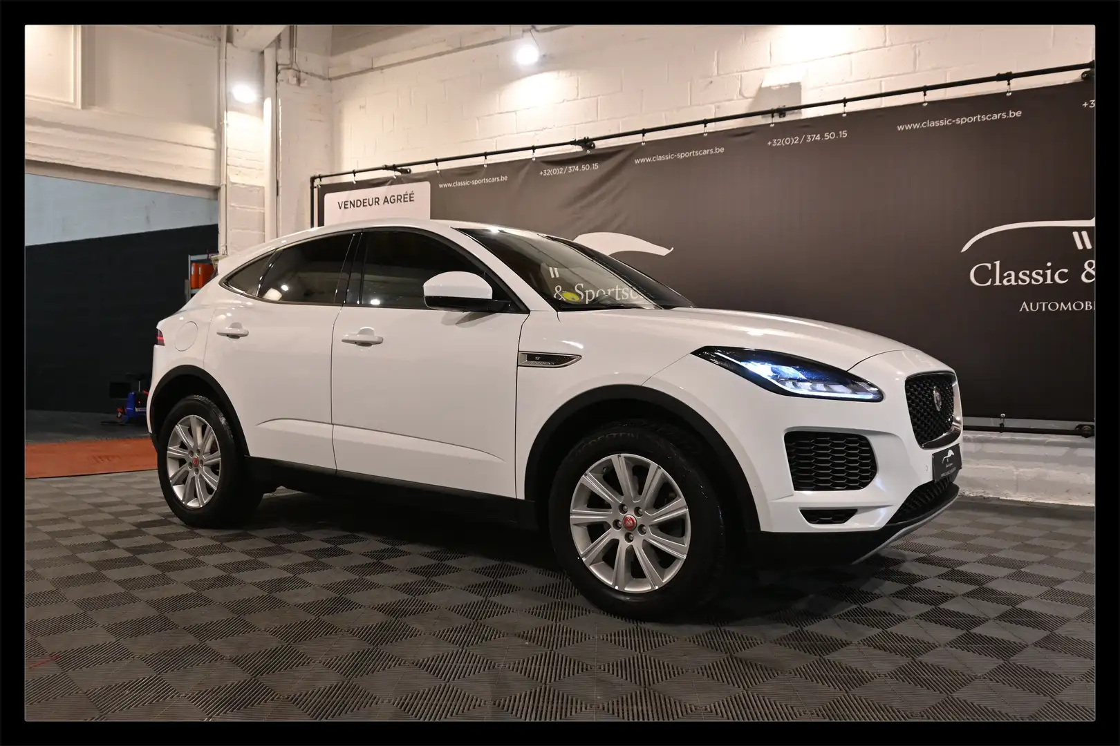 Jaguar E-Pace 2.0 D AWD / AUTO / CUIR / CAMERA / SERVICE JAG !! Blanc - 1