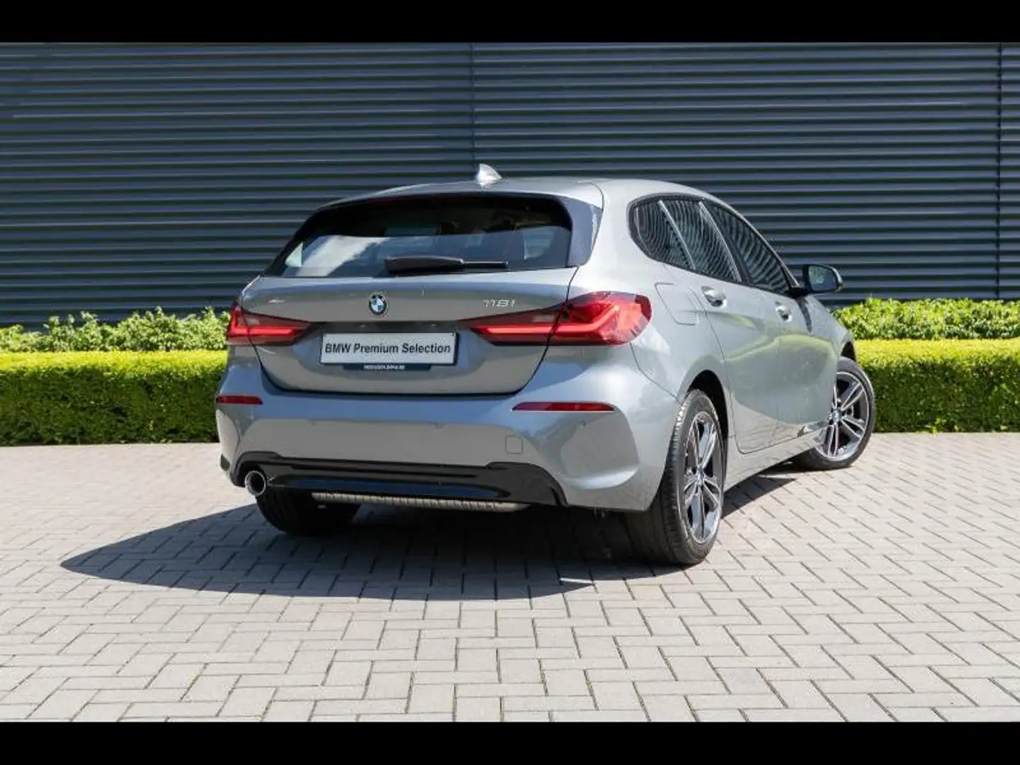 BMW 118 Hatch Grijs - 2