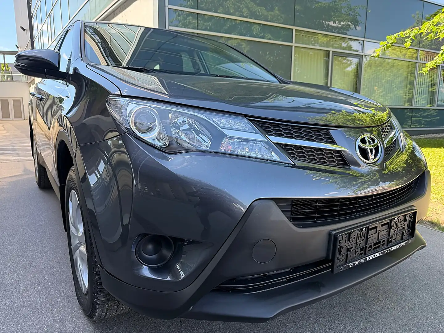 Toyota RAV 4 RAV4 2,0 Valvematic City 4WD Grau - 1