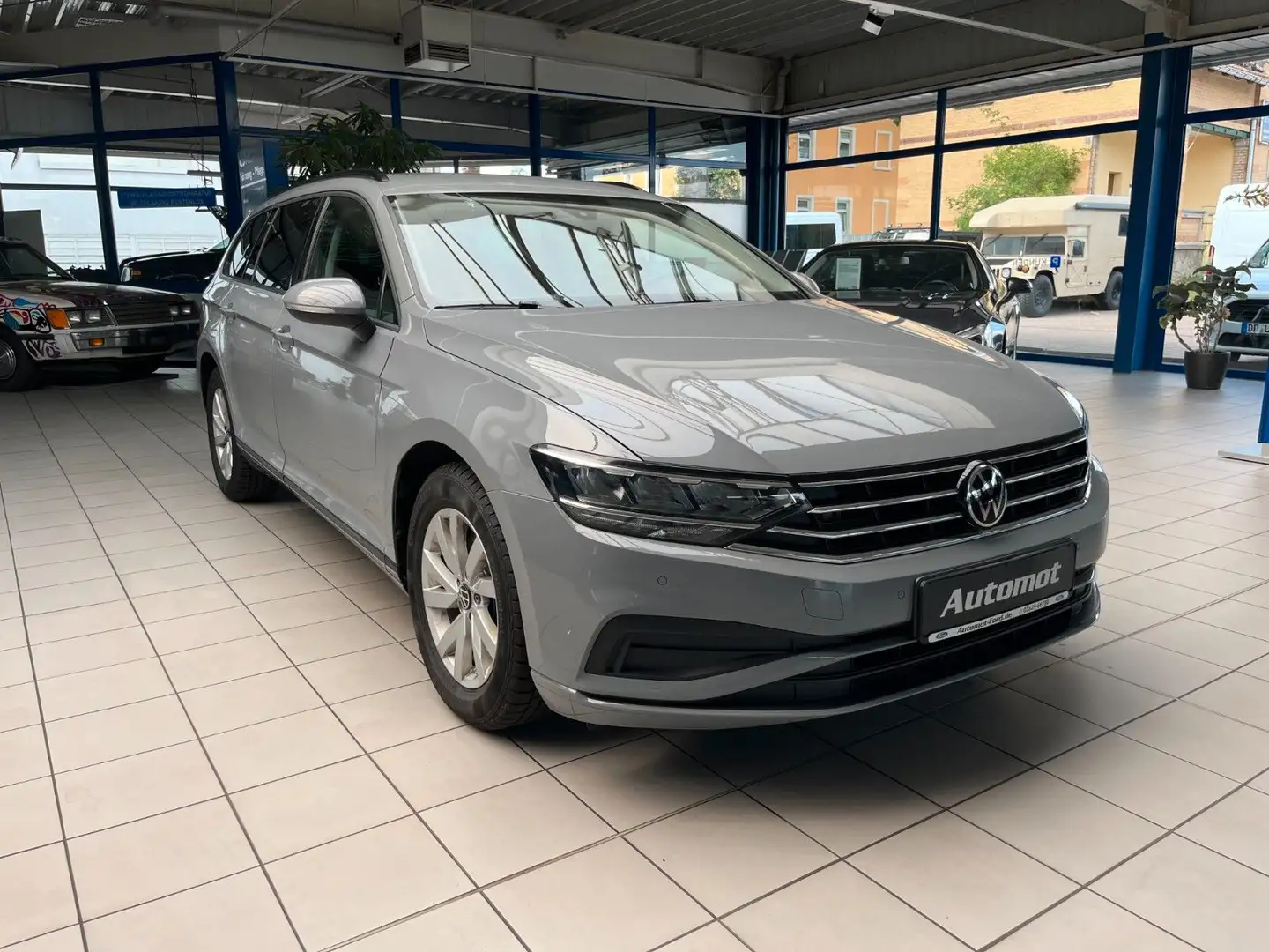 Volkswagen Passat Variant 2.0 TDCI Basis*LED*Navi*Sitzh. Gris - 1
