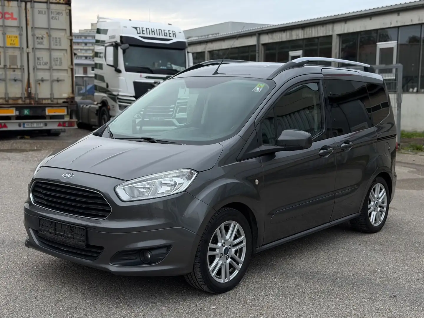 Ford Tourneo Courier Titanium 1.0 Klimaautomatik Grau - 1