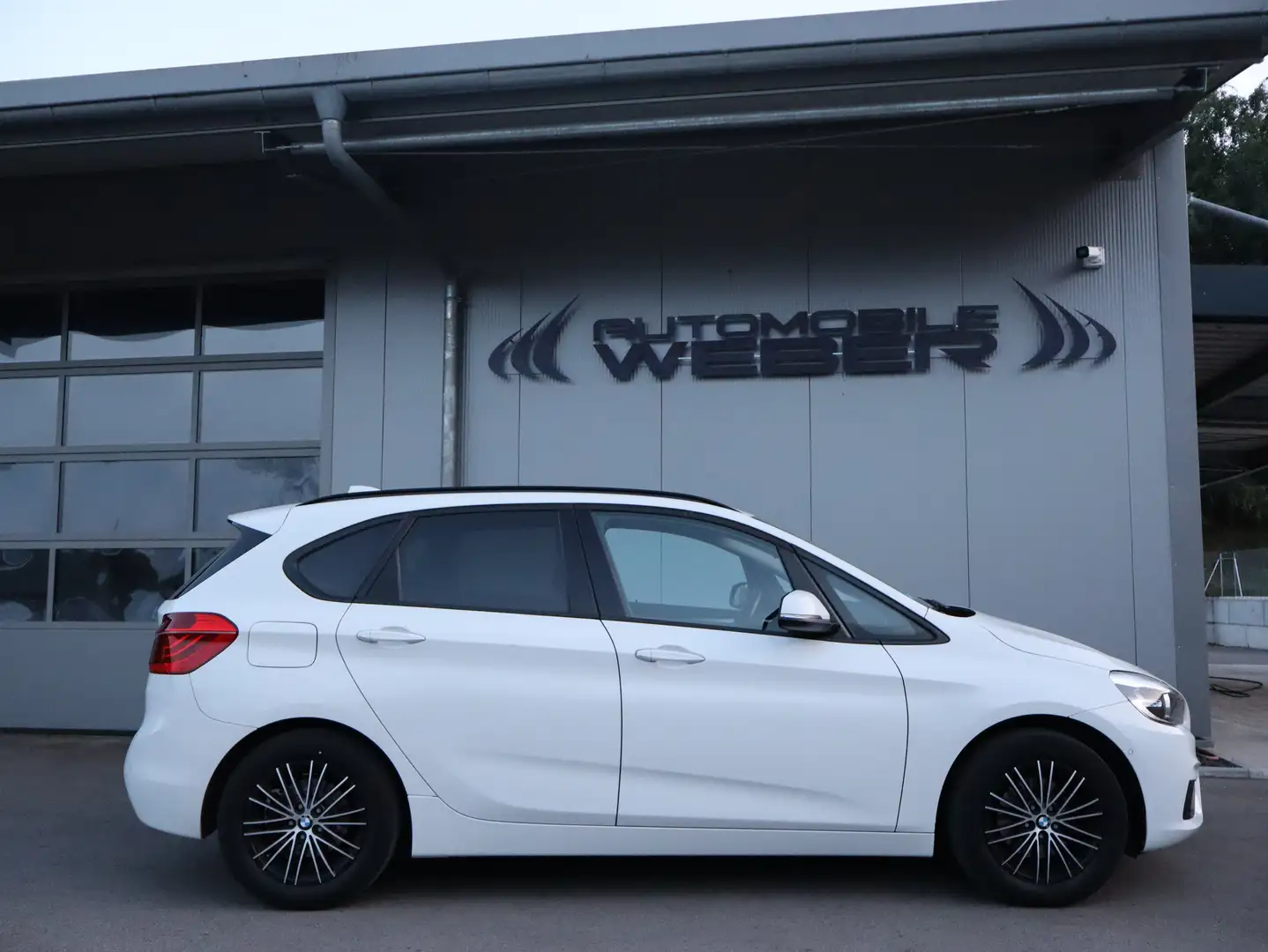 BMW 218 d Active Tourer *1.HAND*NAVI*SITZHEIZUNG*PDC*16" Blanc - 2