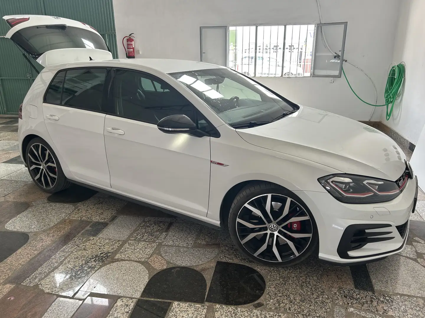 Volkswagen Golf GTI 2.0 TSI Performance 180kW - 1