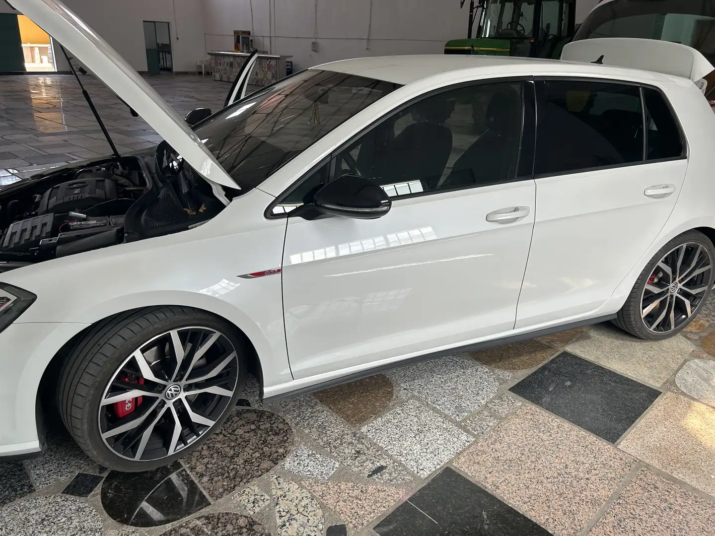Volkswagen Golf GTI 2.0 TSI Performance 180kW - 2