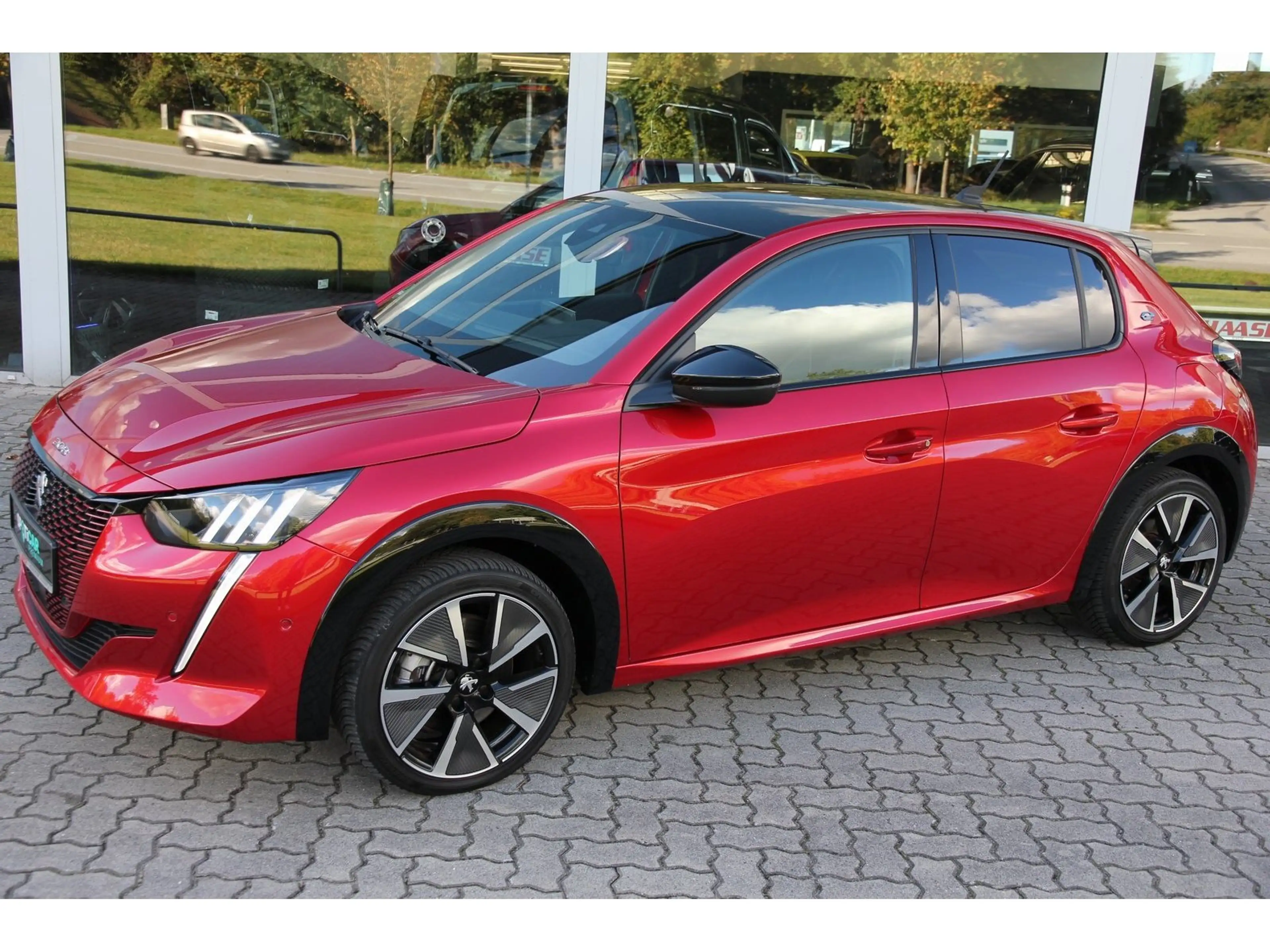 Peugeot 208 (e-) GT Pack Navi GJR ACC Kamera Full-LED