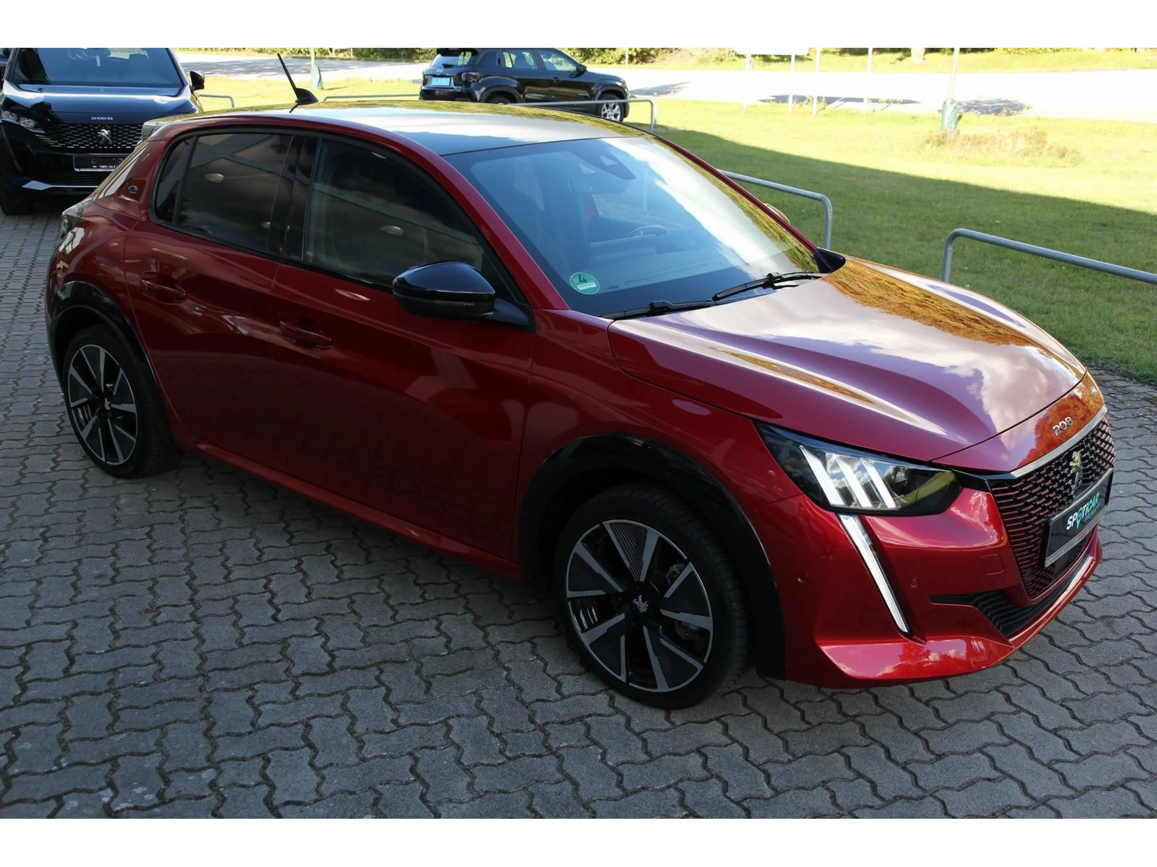 Peugeot 208 (e-) GT Pack Navi GJR ACC Kamera Full-LED — photo 3