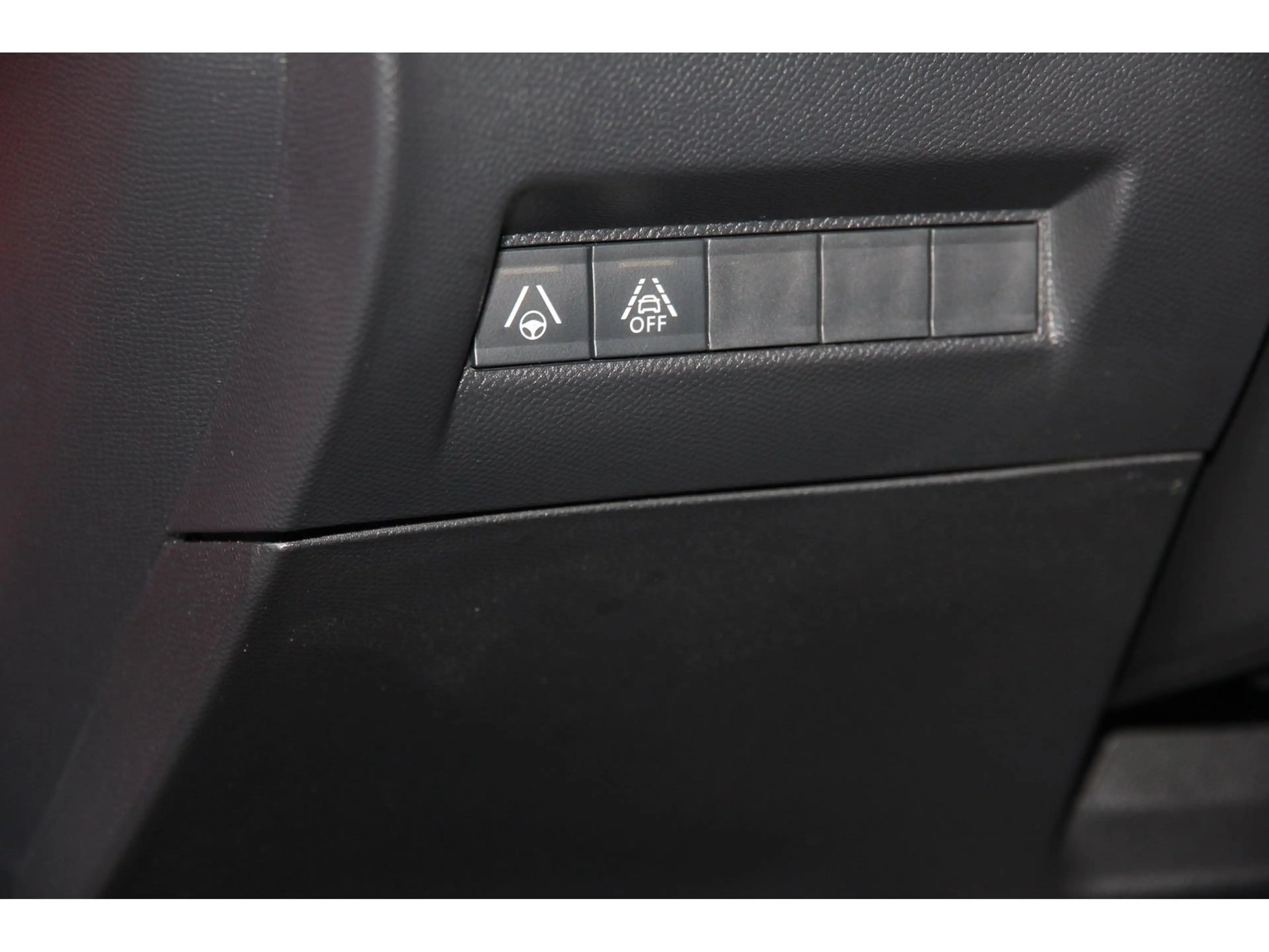 Peugeot 208 (e-) GT Pack Navi GJR ACC Kamera Full-LED — photo 15