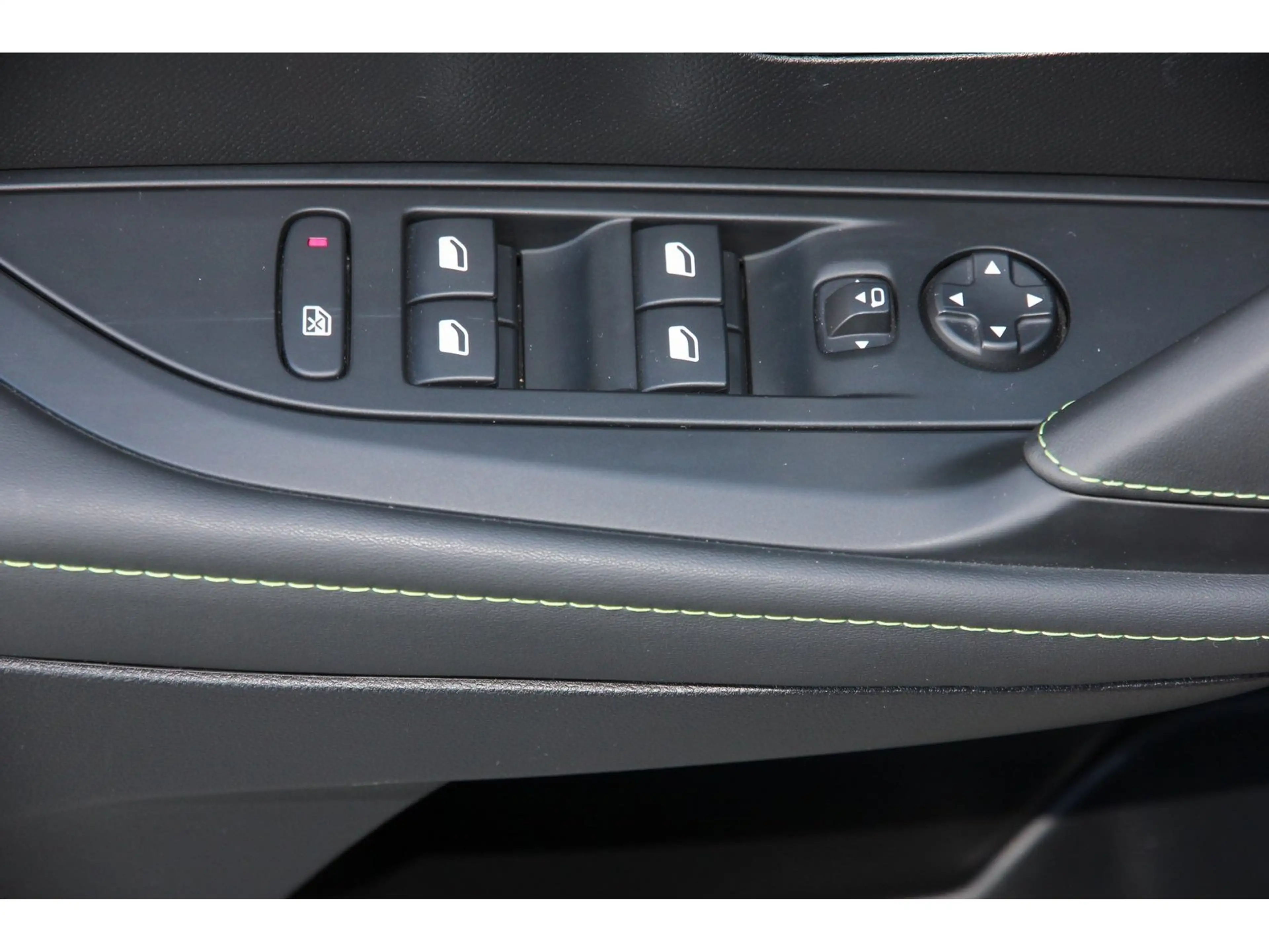Peugeot 208 (e-) GT Pack Navi GJR ACC Kamera Full-LED — photo 14