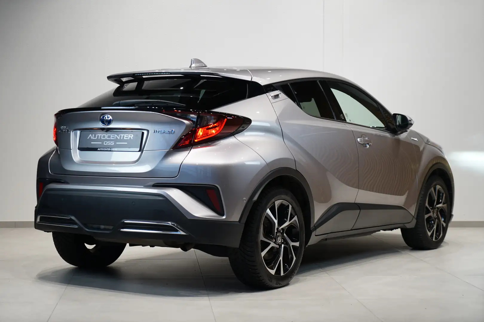 Toyota C-HR 2.0 Hybrid Style 184 PK ✅ NAVI ✅ CAMERA ✅ CARPLAY Gris - 2