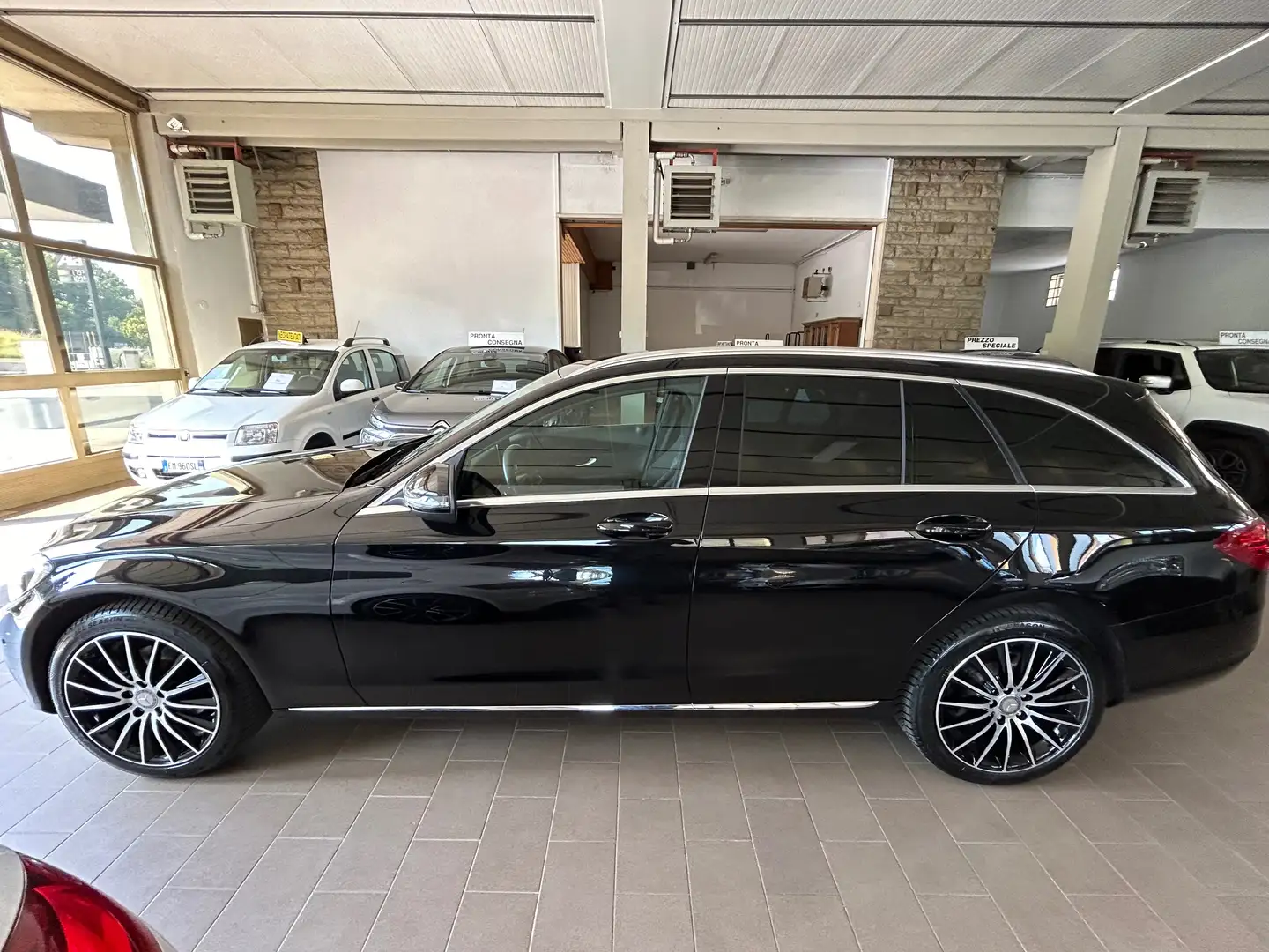 Mercedes-Benz C 200 SW d (bt) Premium Schwarz - 2