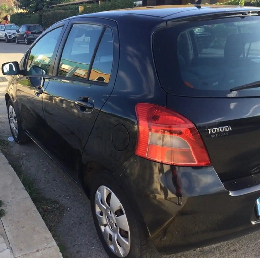 Toyota Yaris 1.0 benzina Nero - 2
