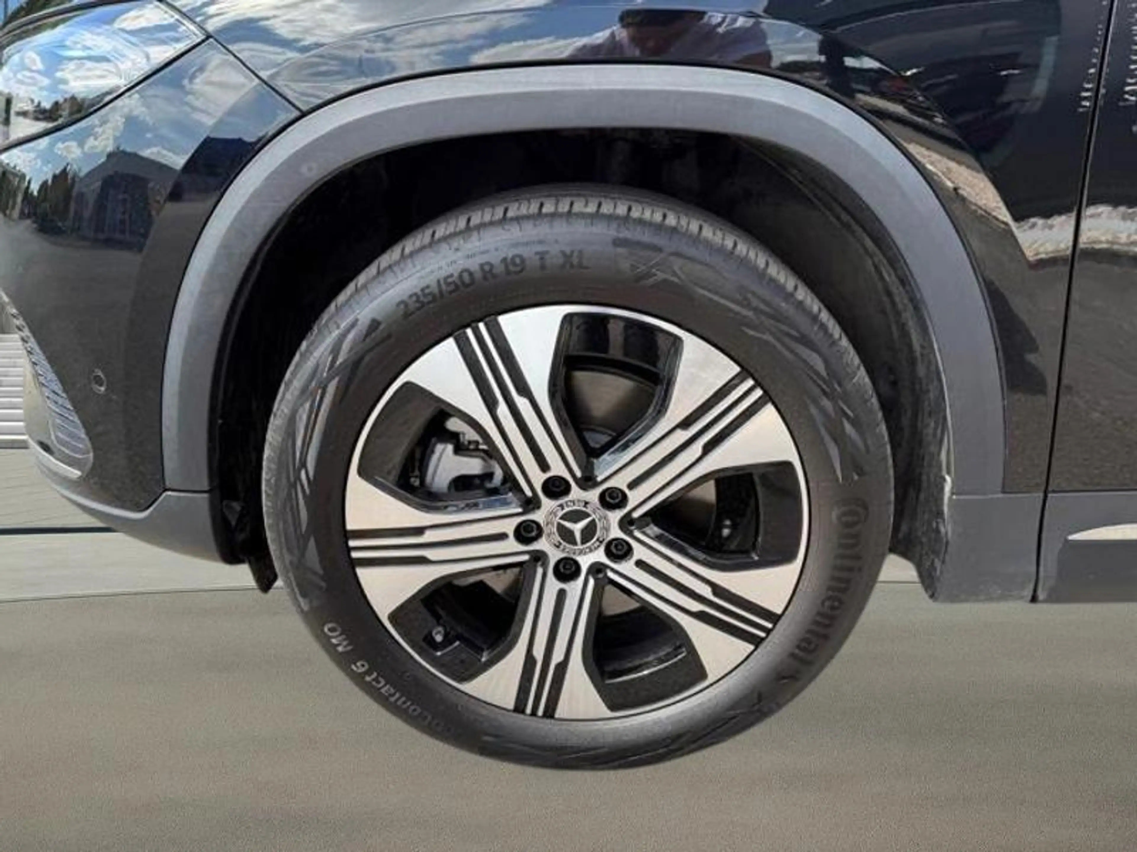 Mercedes-Benz EQA 300 4MATIC Luxury Line — photo 4