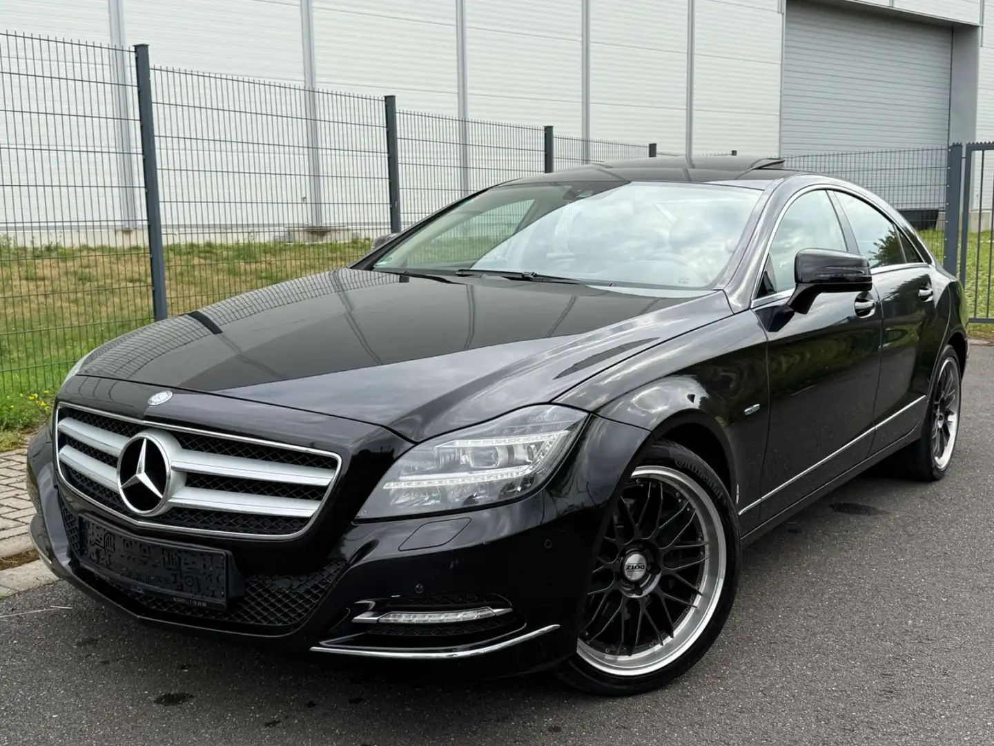 Mercedes-Benz CLS 350 BE Designo | Sitzklima | 19 Zoll | Leder Schwarz - 2