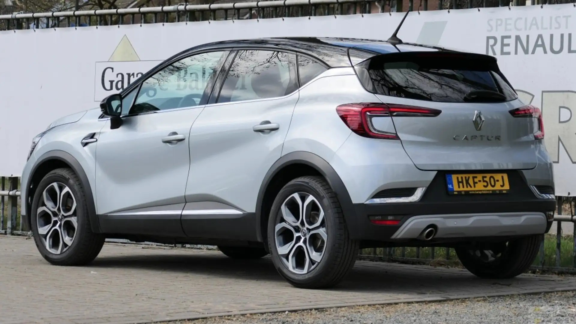 Renault Captur TCe 140 EDC Automaat Intens Argent - 2