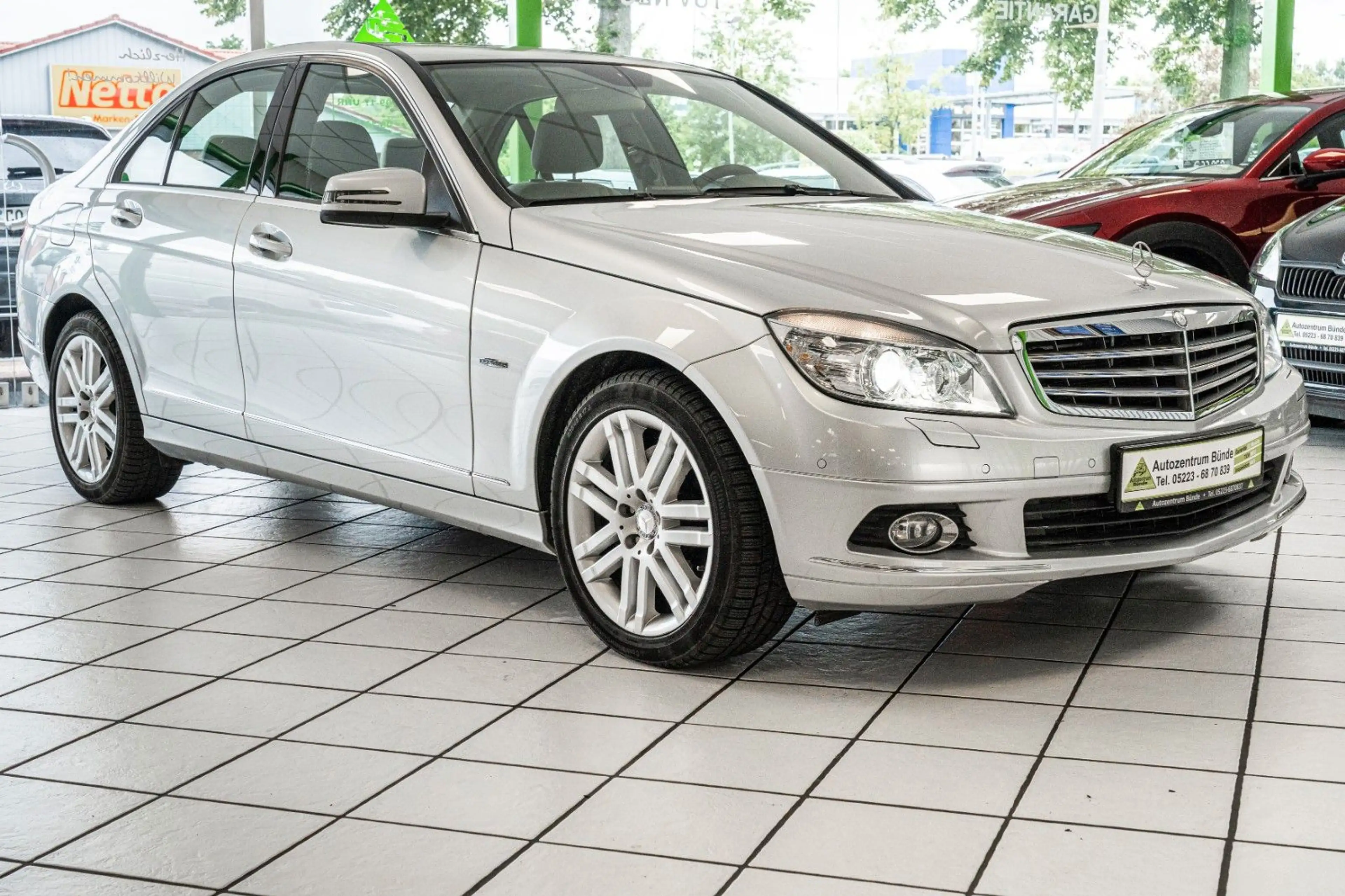 Mercedes-Benz C 350 C -Klasse NUR 35.100 KM Automatik 292 PS — photo 2