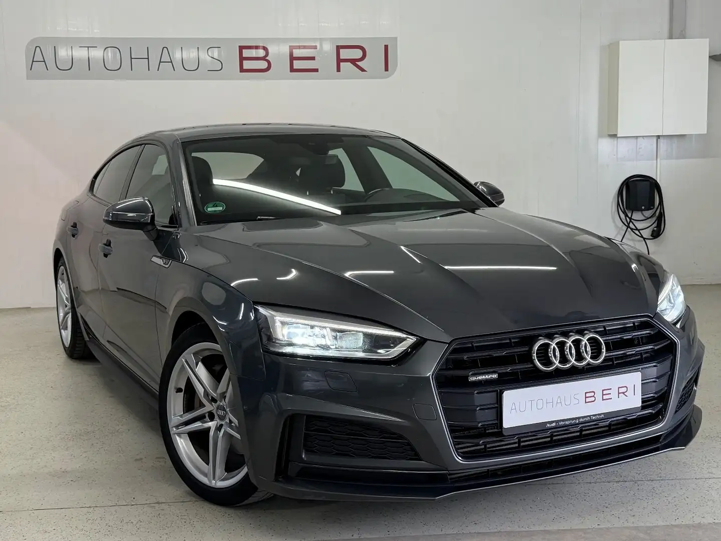 Audi A5 Sportback quattro Sport S-Line*StdHz*HuD*AHK* Grau - 1