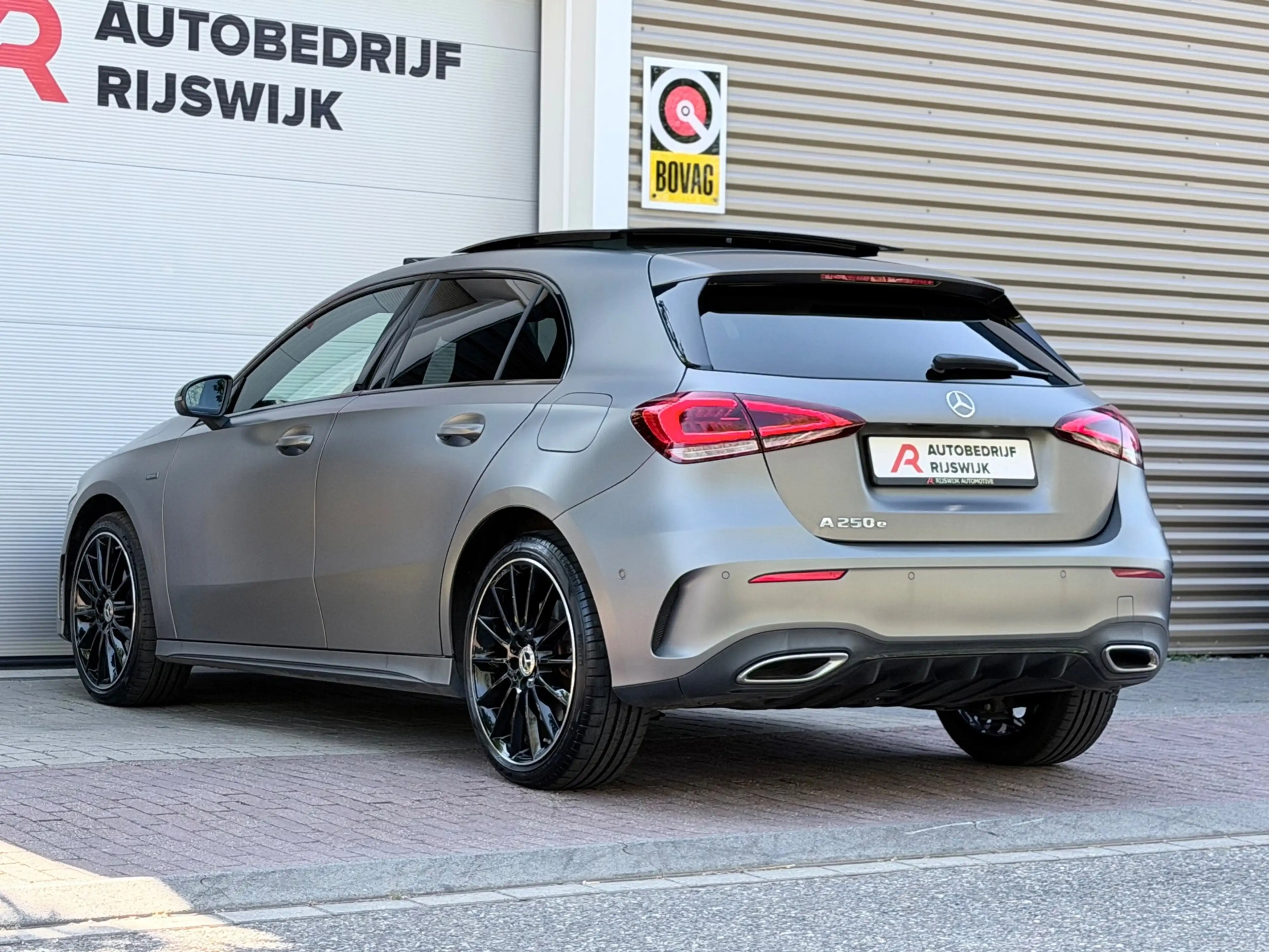 Mercedes-Benz A 250 e Premium Pano/Sfeer/Blindspot — photo 8