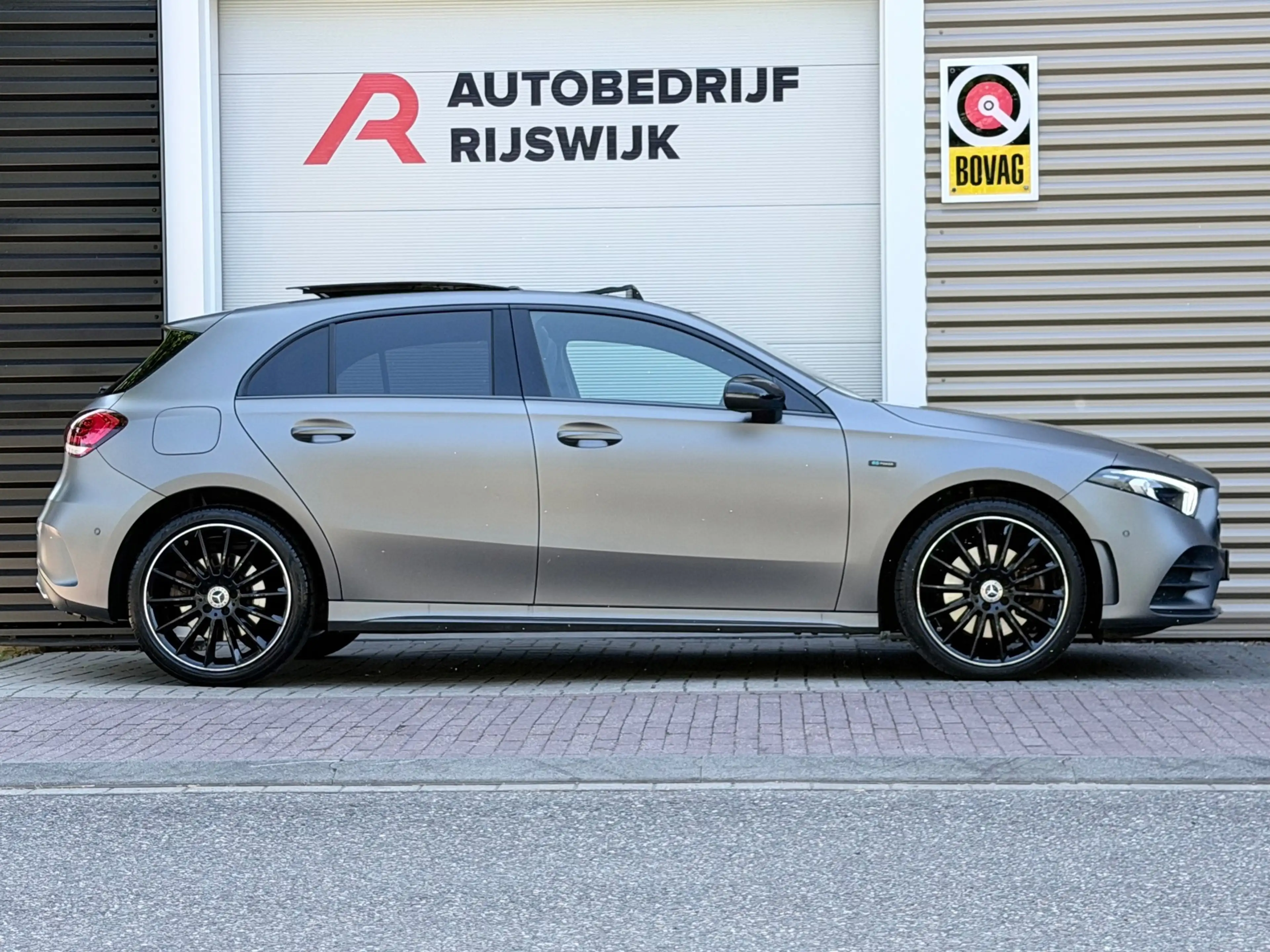 Mercedes-Benz A 250 e Premium Pano/Sfeer/Blindspot — photo 5