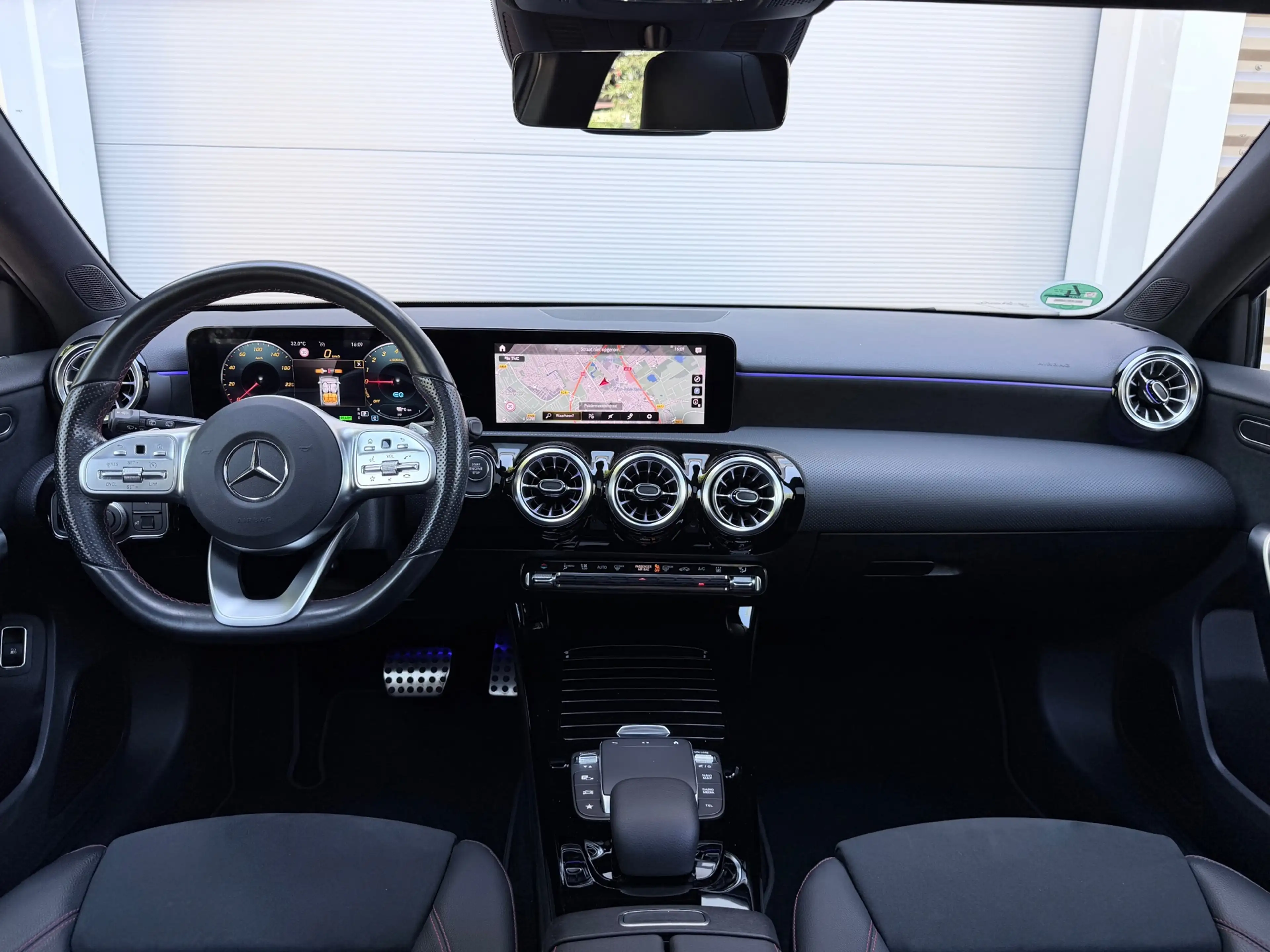 Mercedes-Benz A 250 e Premium Pano/Sfeer/Blindspot — photo 10