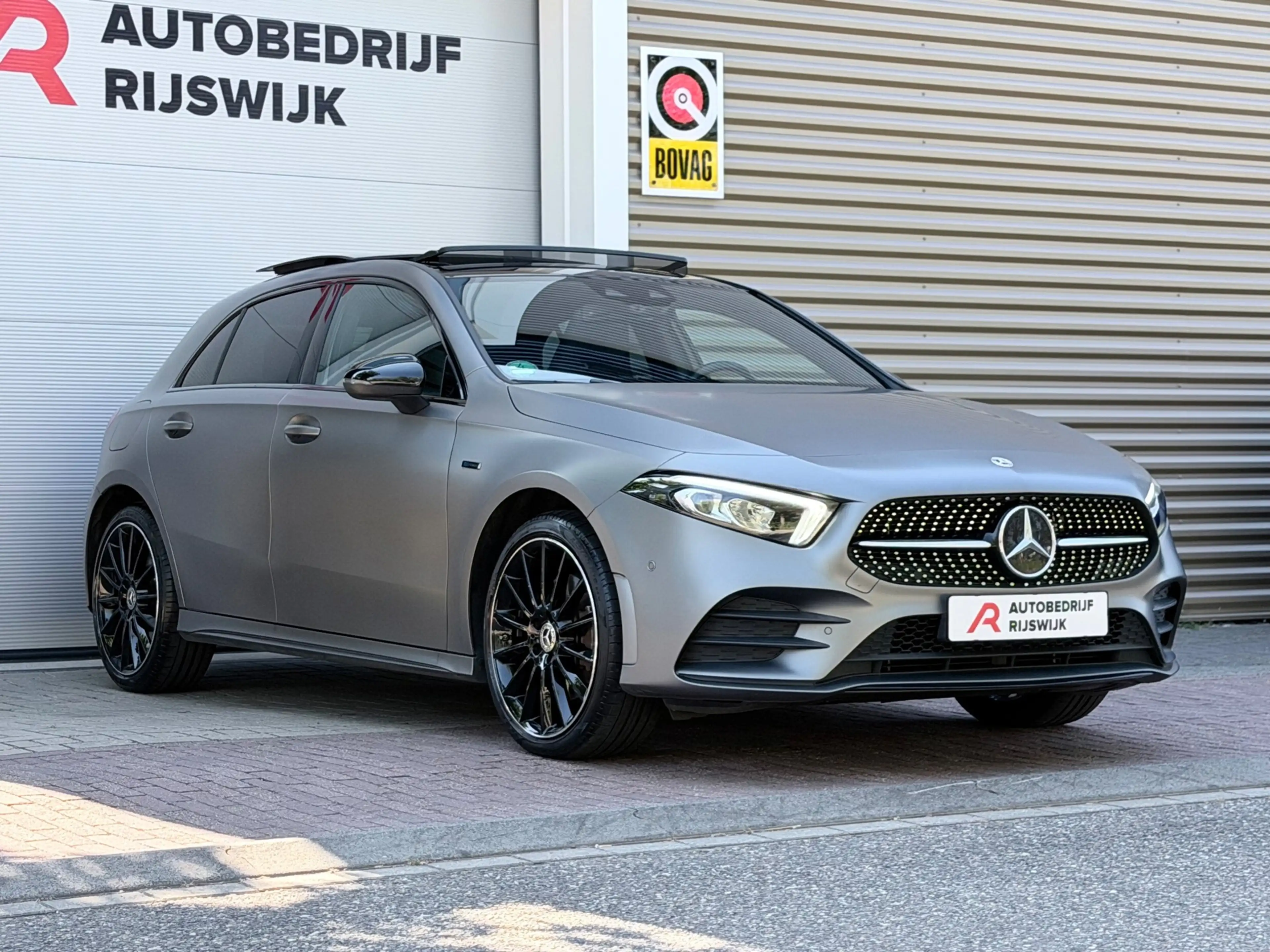 Mercedes-Benz A 250 e Premium Pano/Sfeer/Blindspot — photo 9