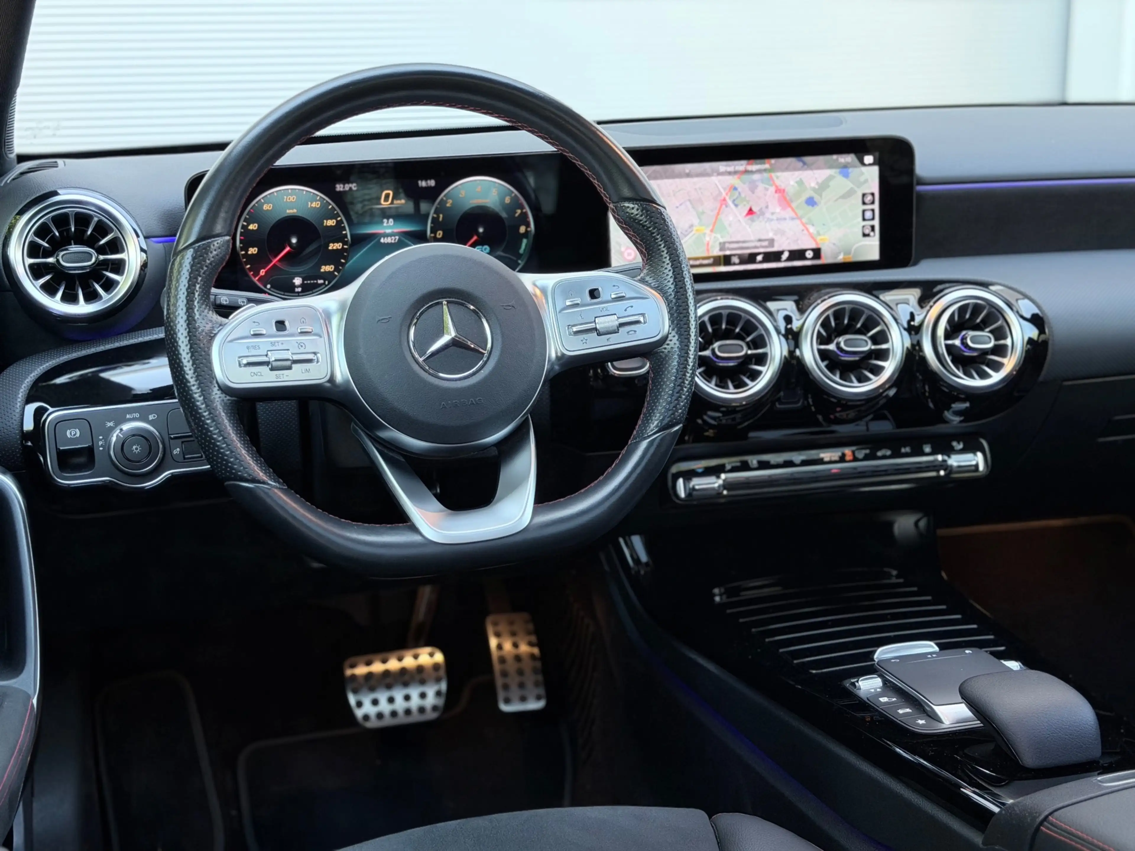 Mercedes-Benz A 250 e Premium Pano/Sfeer/Blindspot — photo 12