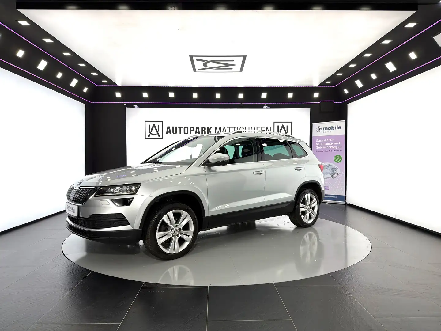 Skoda Karoq 2.0 TDI DSG Style *1.BESITZ*ACC*KAMERA* Grau - 2