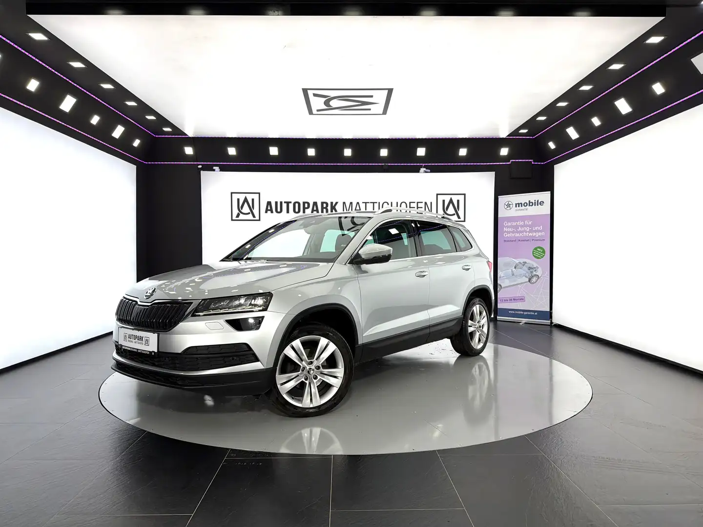 Skoda Karoq 2.0 TDI DSG Style *1.BESITZ*ACC*KAMERA* Grau - 1