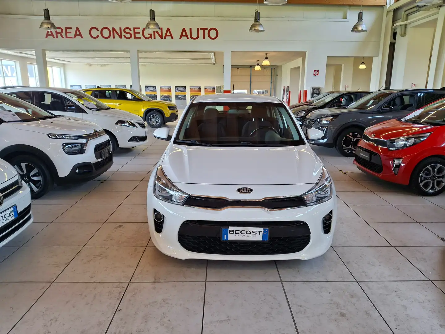 Kia Rio 1.4 CRDi 5 porte Active UNICO PROPRIETARIO Bianco - 2